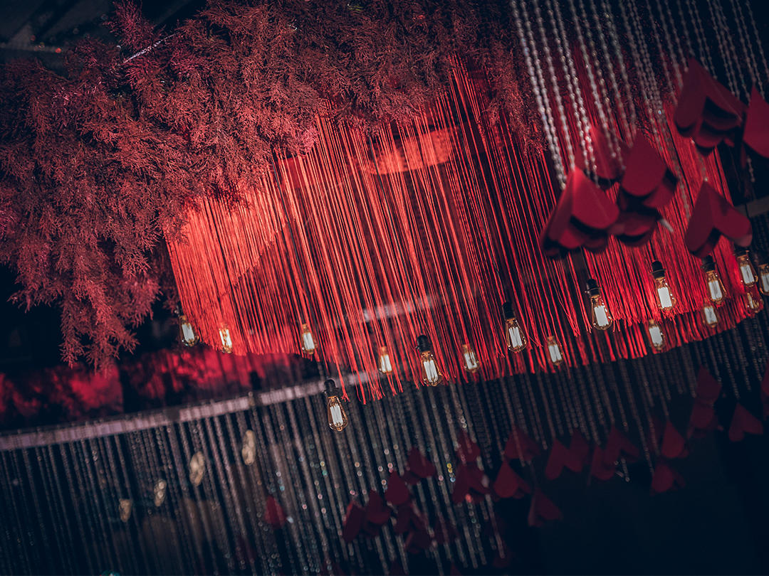 【冬季】奢华吊顶大气红色主题 订单送定制手捧花