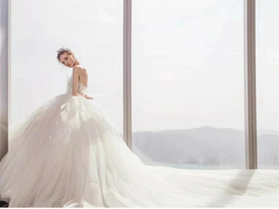 【K女王】轻奢婚纱+秀禾+敬酒服+伴娘