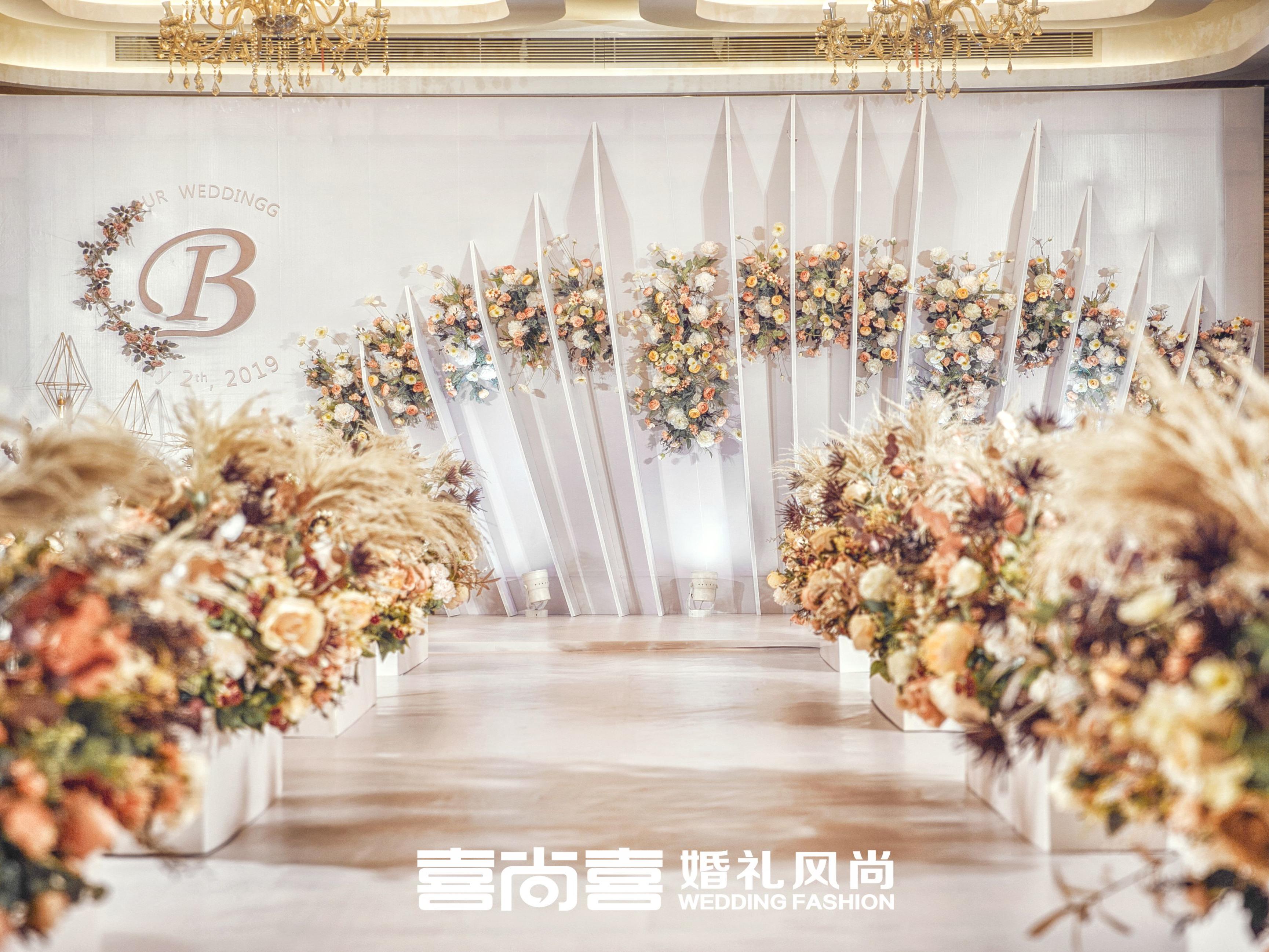 酒店    特价套餐（含三大）系列三节假日不参与