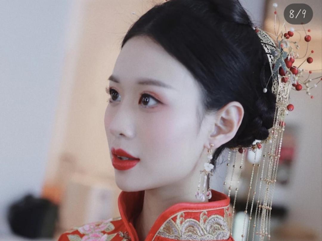            中式秀禾服彩妆造型