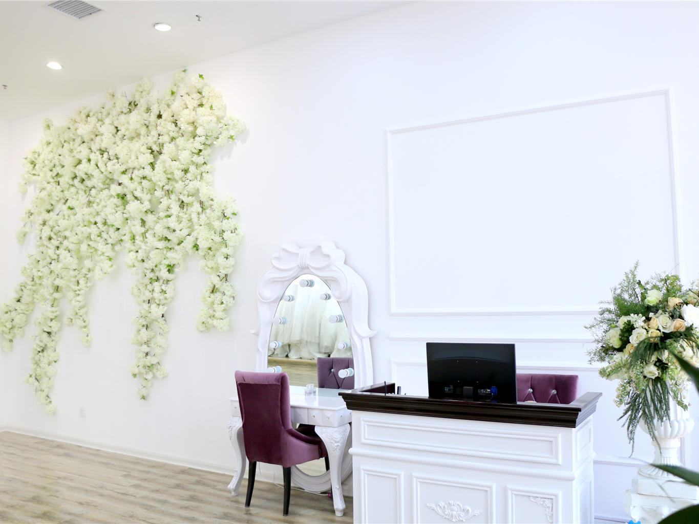 蜜糖梦幻彩妆婚纱品牌店