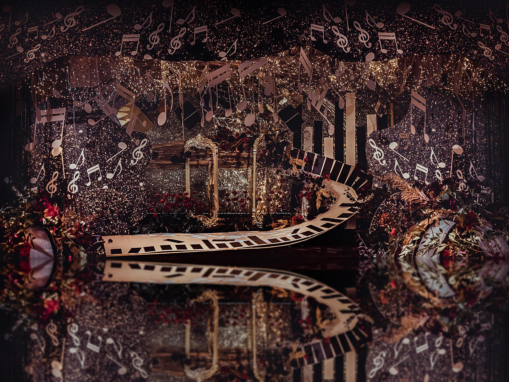 【CC婚礼设计】黑金复古大气室内婚礼/长条桌婚礼