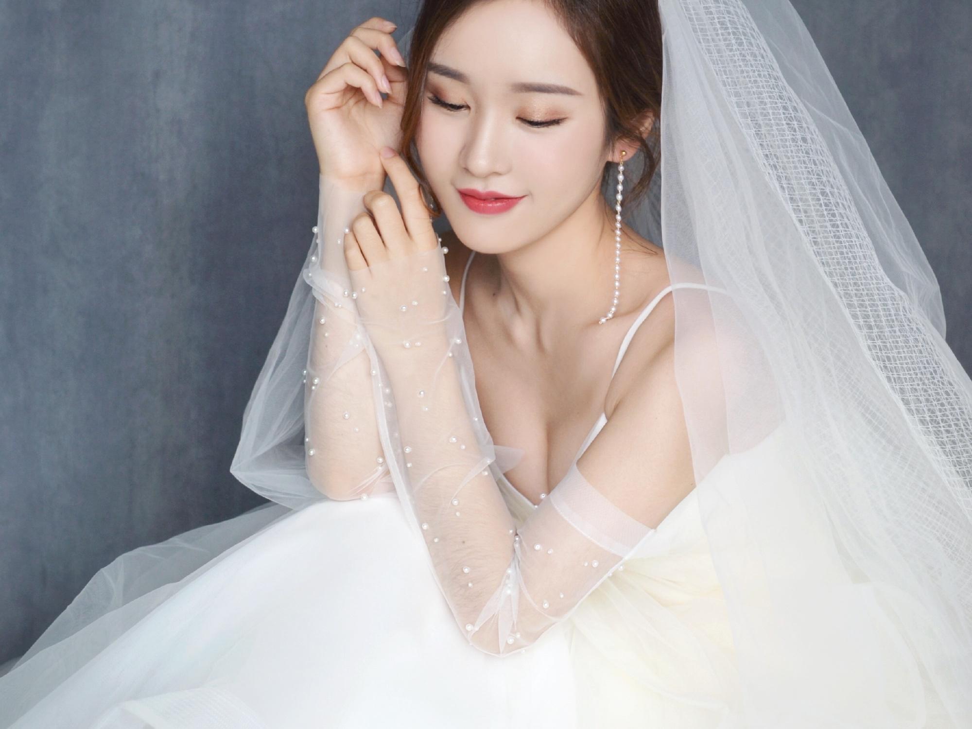 资深档全程跟妆唯美简约妆容 送伴娘及妈妈妆