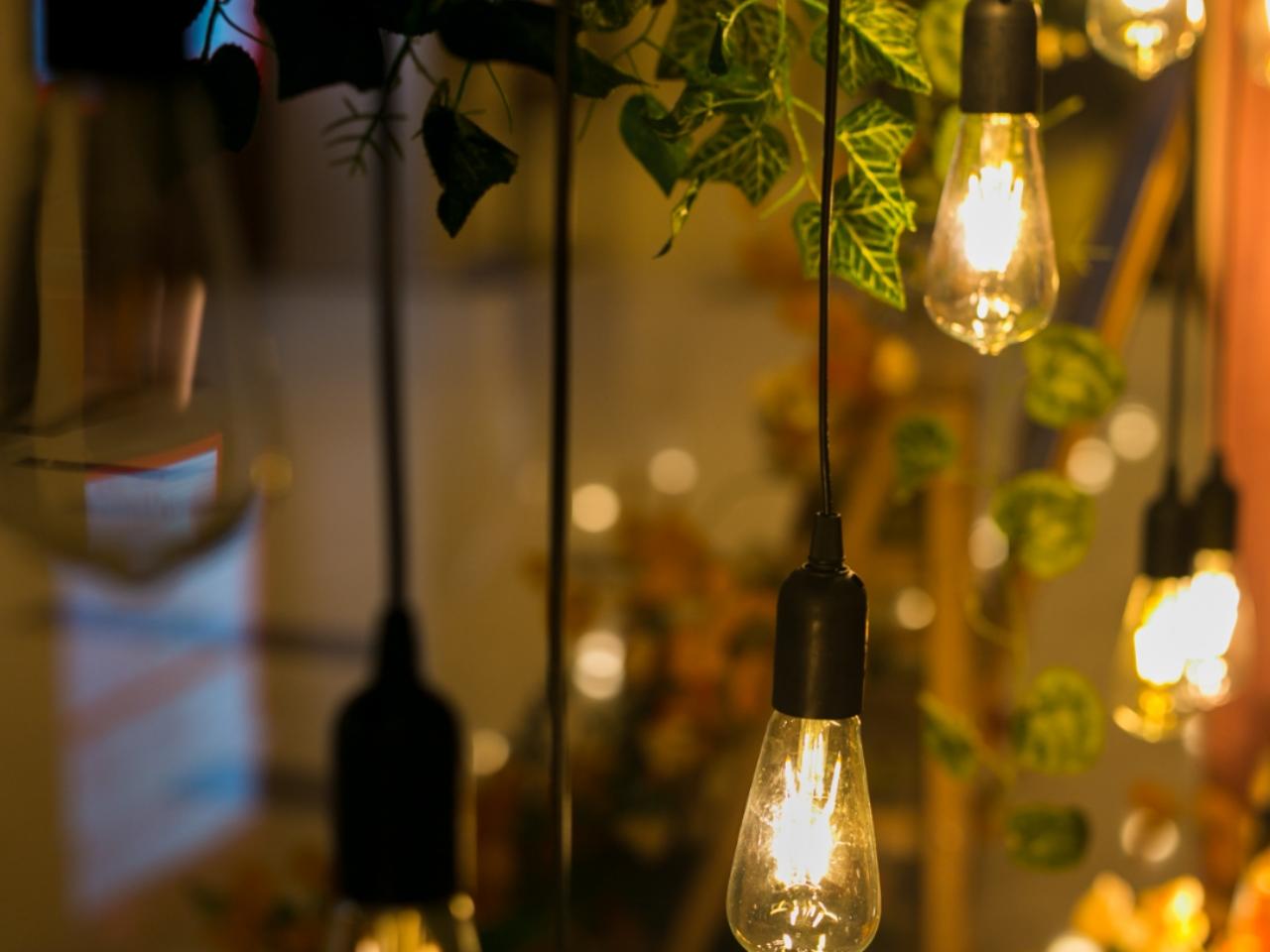 【姜爱婚礼】简约森系婚礼布置 把户外婚礼搬到室内