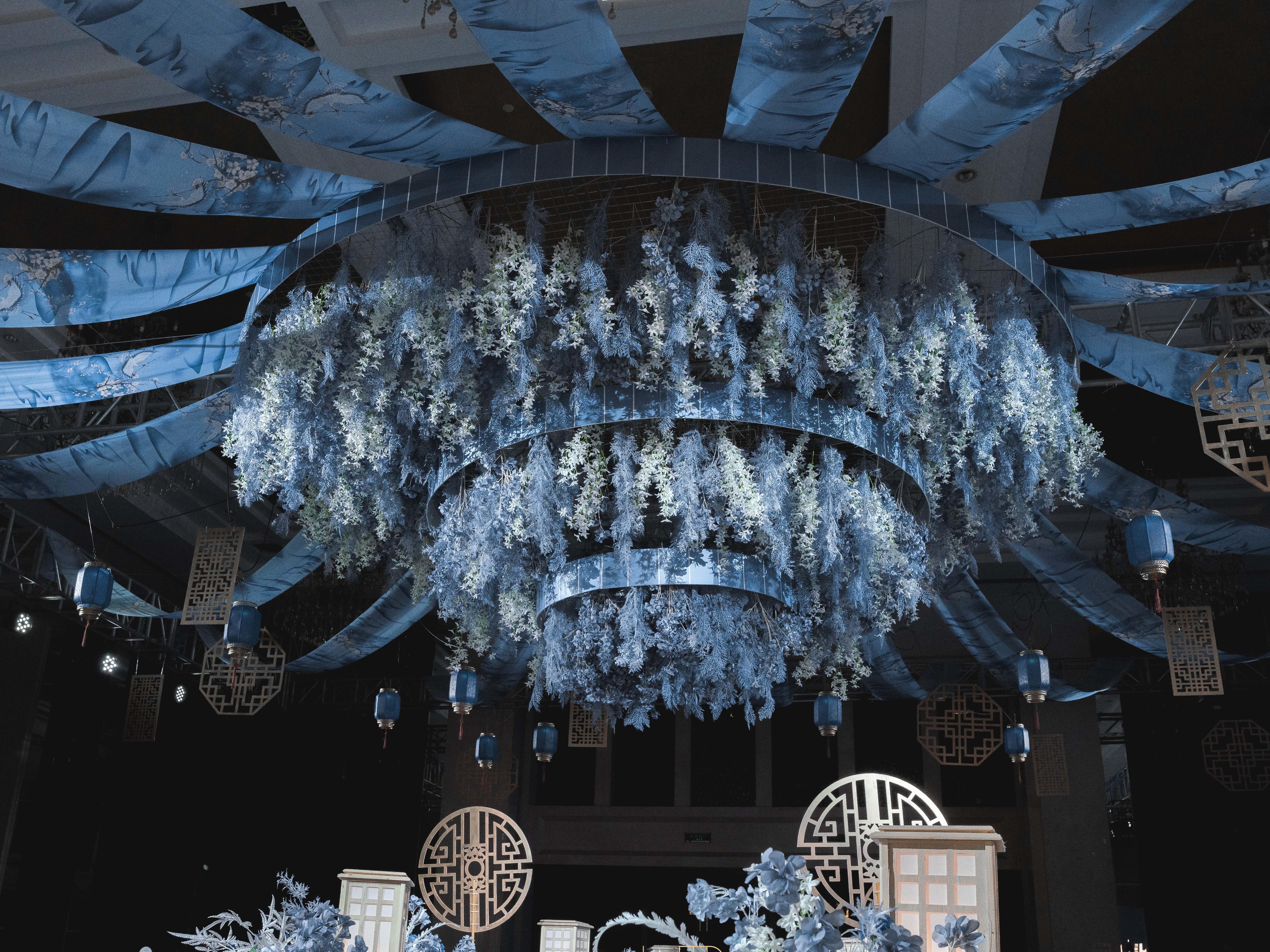 [经典雾霾蓝]大吊顶婚纱+好礼相送