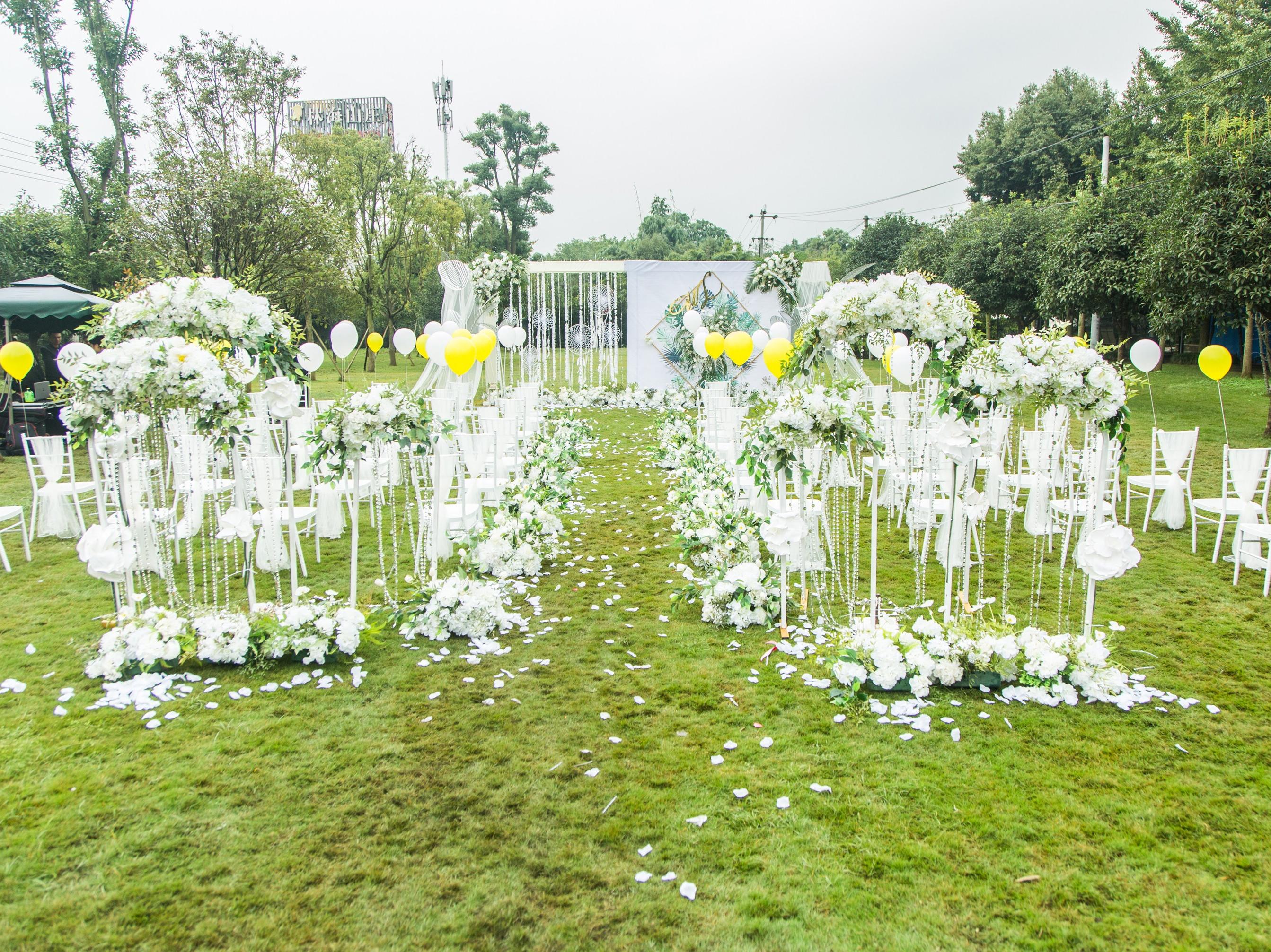 白绿色-小清新-户外婚礼