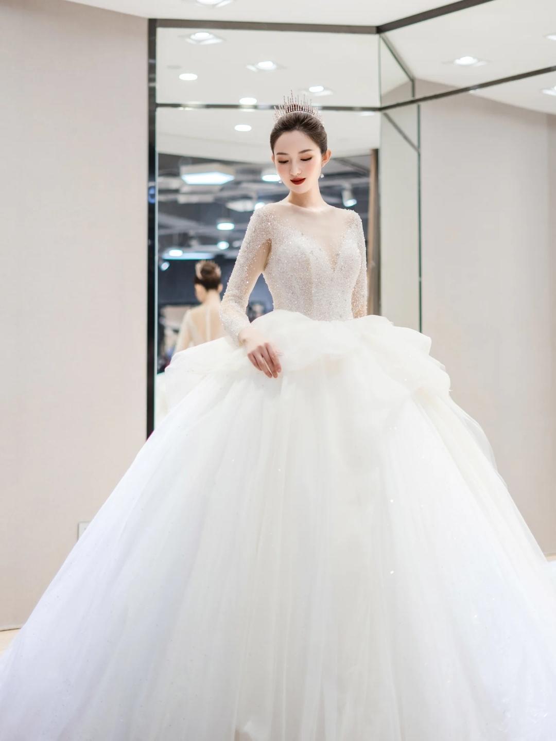 【高端私享奢华】出门服+仪式纱+敬酒服+伴娘服