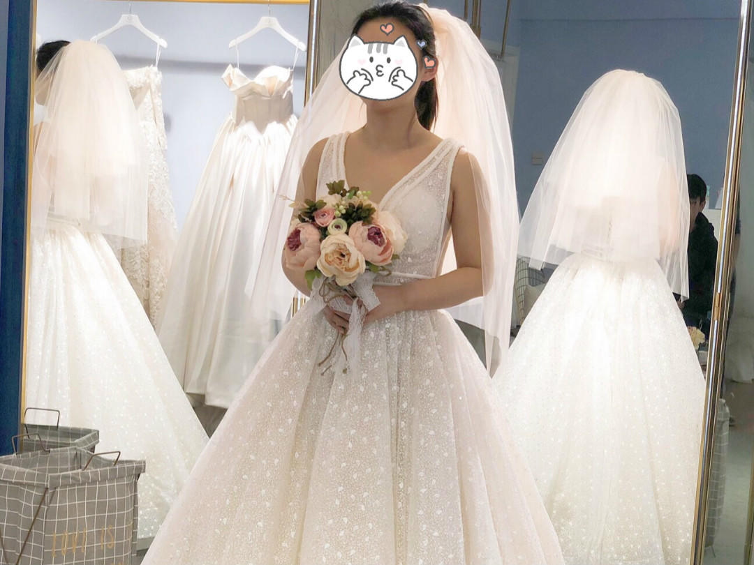 超值套餐：精品秀禾+齐地婚纱+敬酒服+跟妆