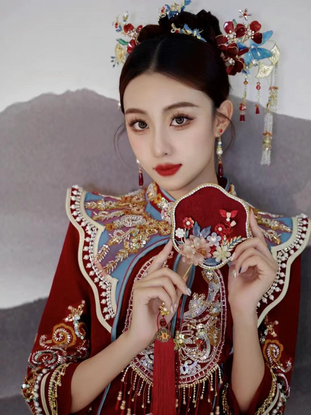 设计师款秀禾婚纱