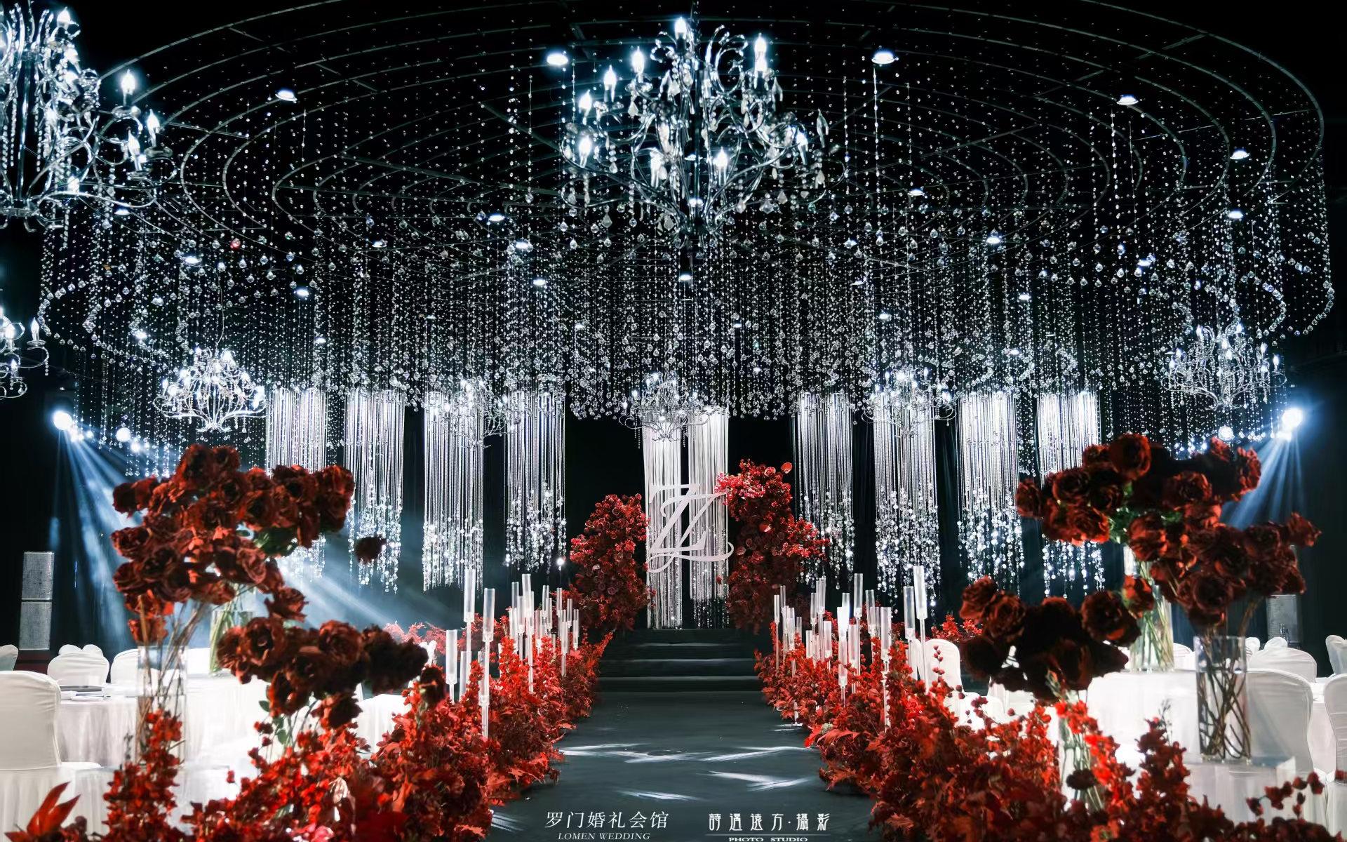 在沉浸的水晶幻境中 唯有玫瑰兀自永恒