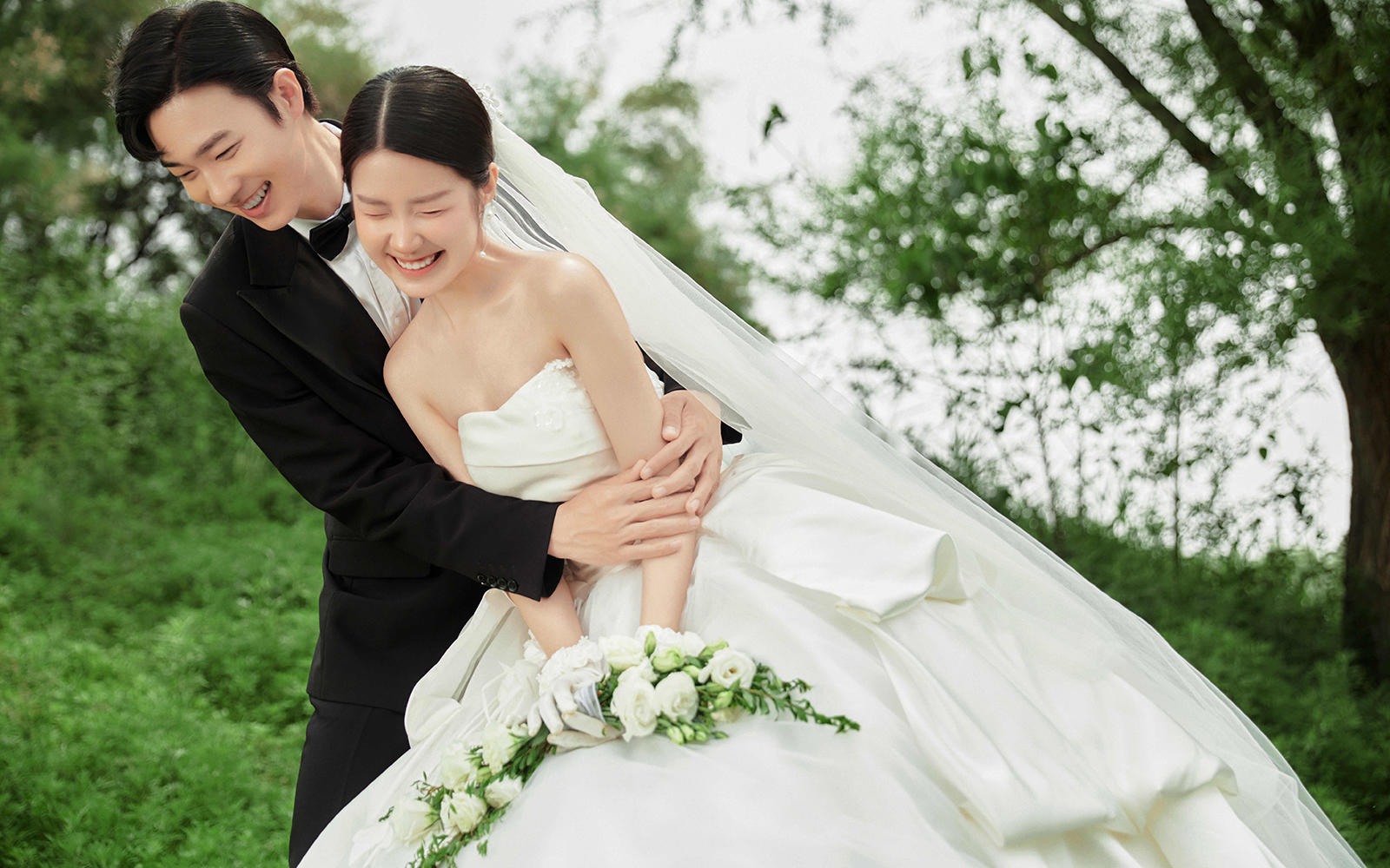 逃進(jìn)森林深呼吸|婚紗照是青草味的！