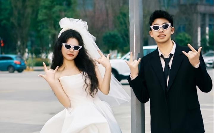 充滿自由力的街拍婚紗照