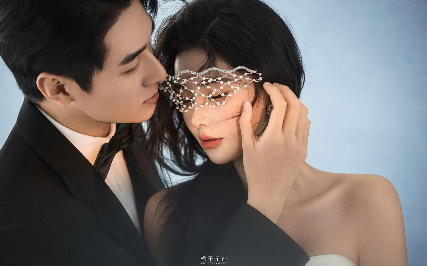 不隨大流?? 這組霧霾藍光影婚紗照，小眾又高級?