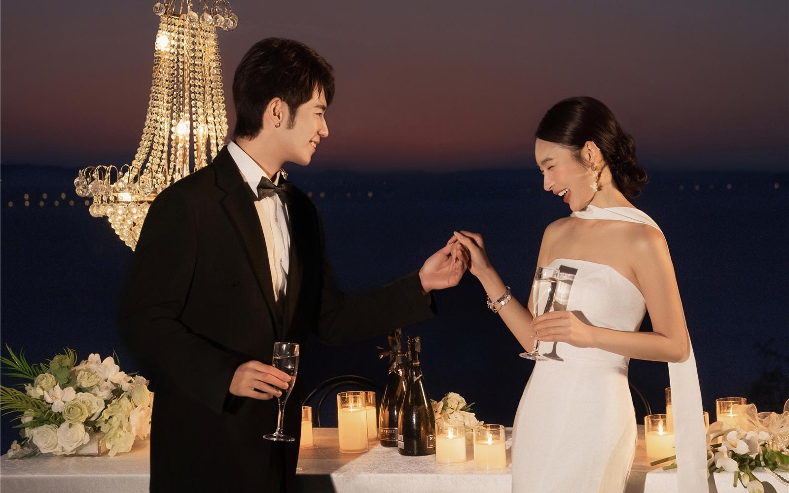 仿佛走進(jìn)電影畫面??｜氛圍感夜景婚紗照直接封神！