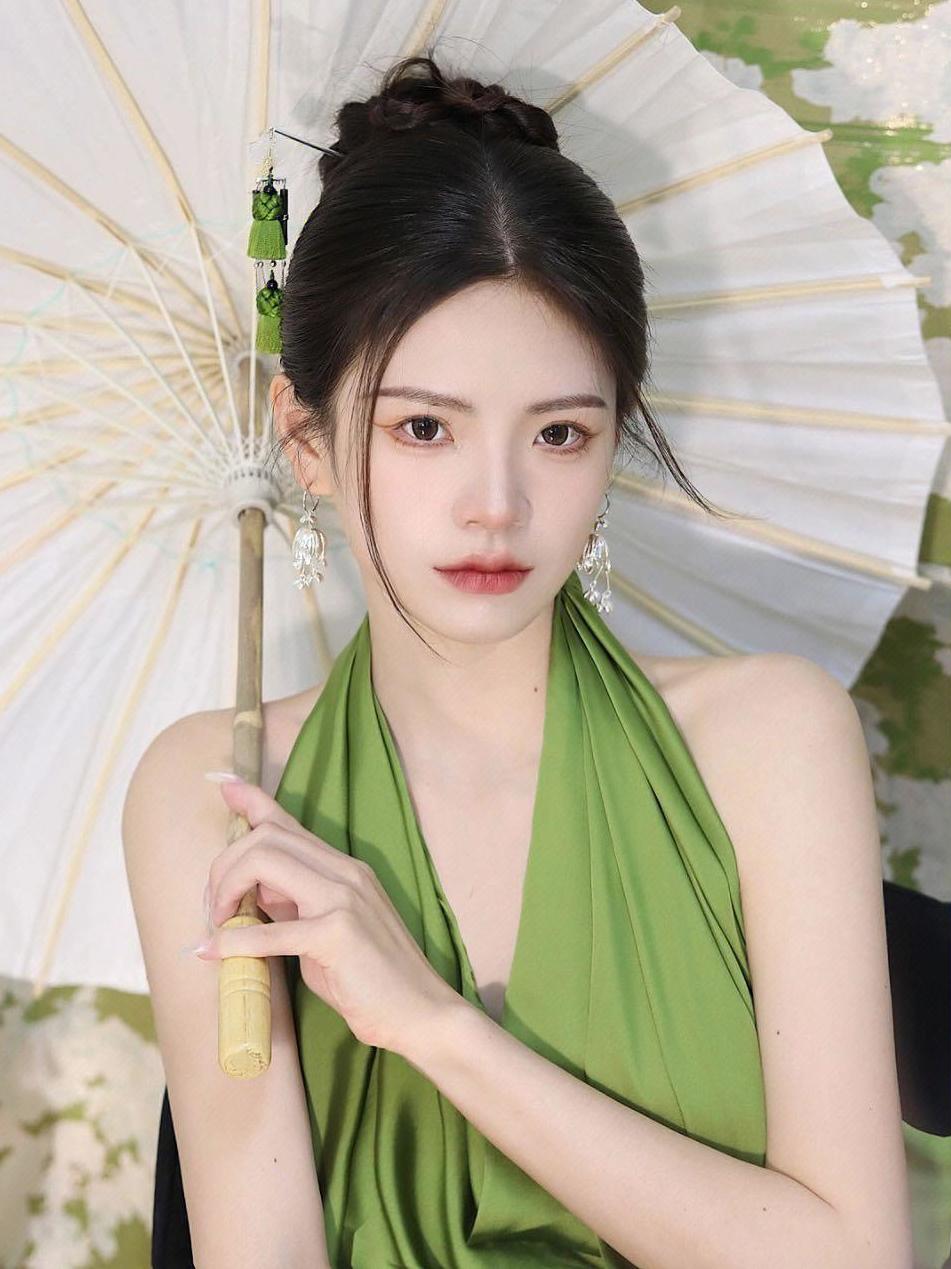 夏日视觉降温清透妆