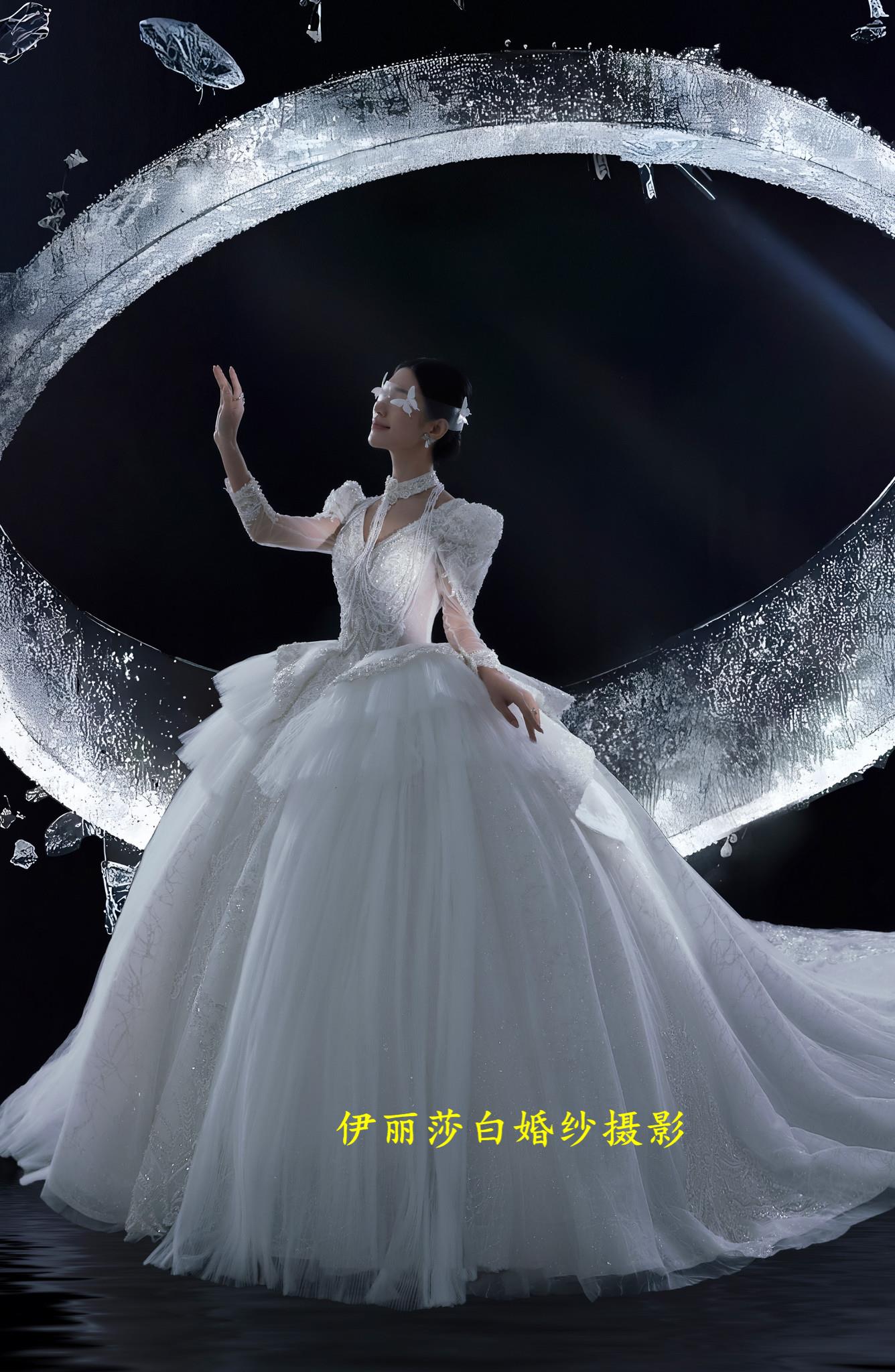 拍婚纱照3888套餐有跟妆+秀和+礼服 4699