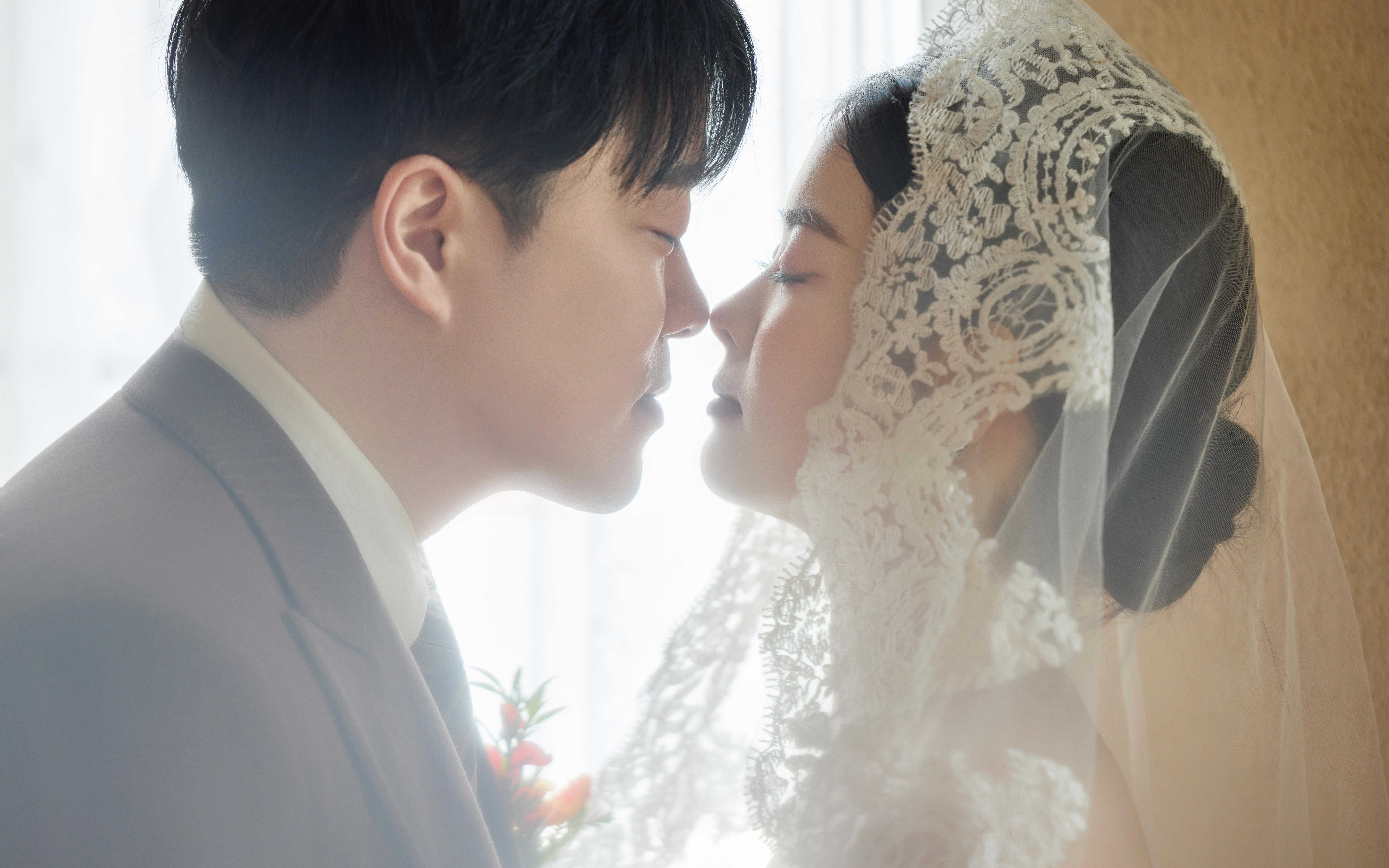 永遠(yuǎn)為法式復(fù)古婚紗照而著迷！