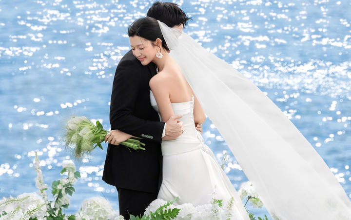超絕氛圍感婚紗照??太愛(ài)這種波光粼粼的了