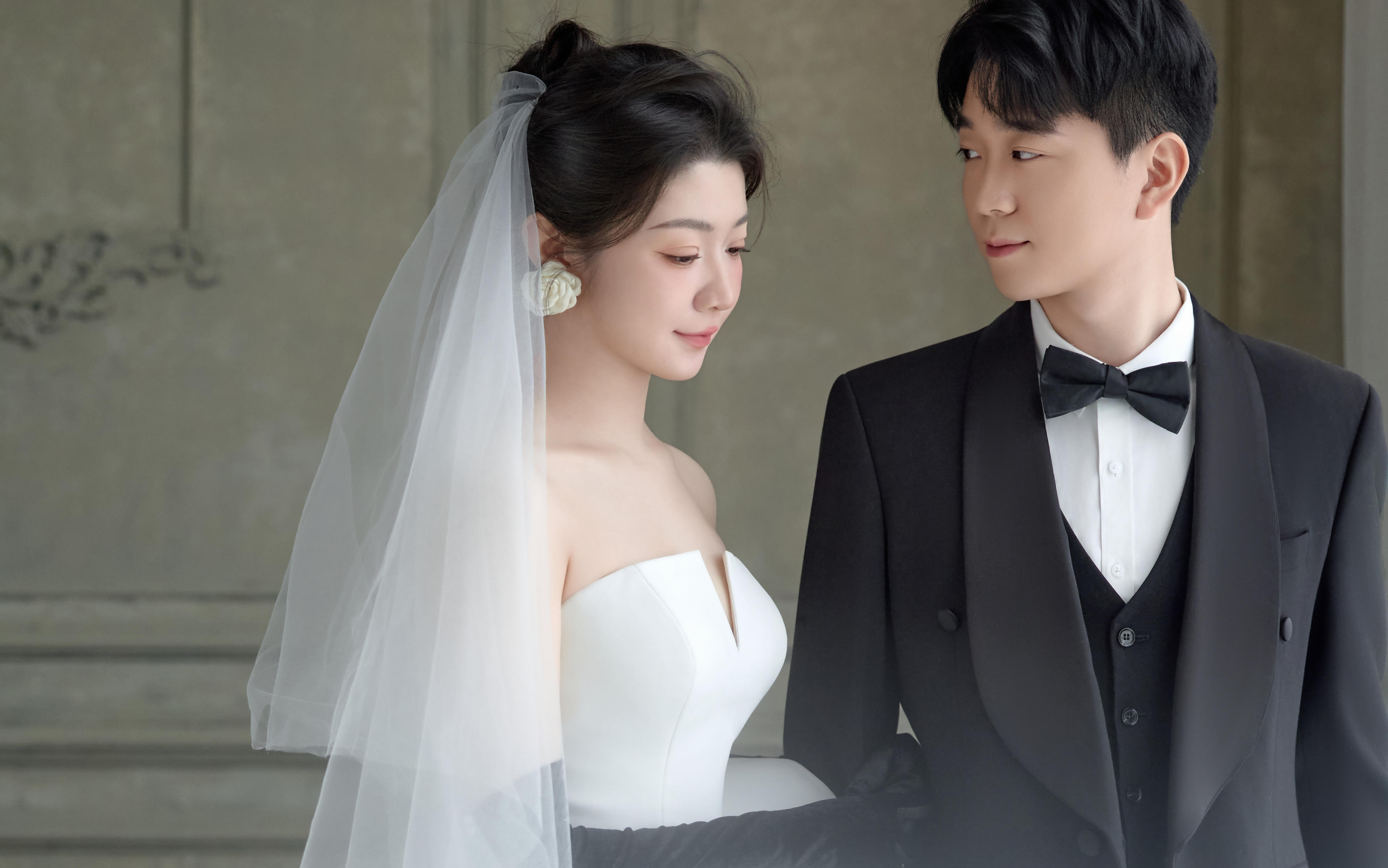 【客片欣賞】結(jié)婚bi拍高級感婚紗照 氛圍感拉滿