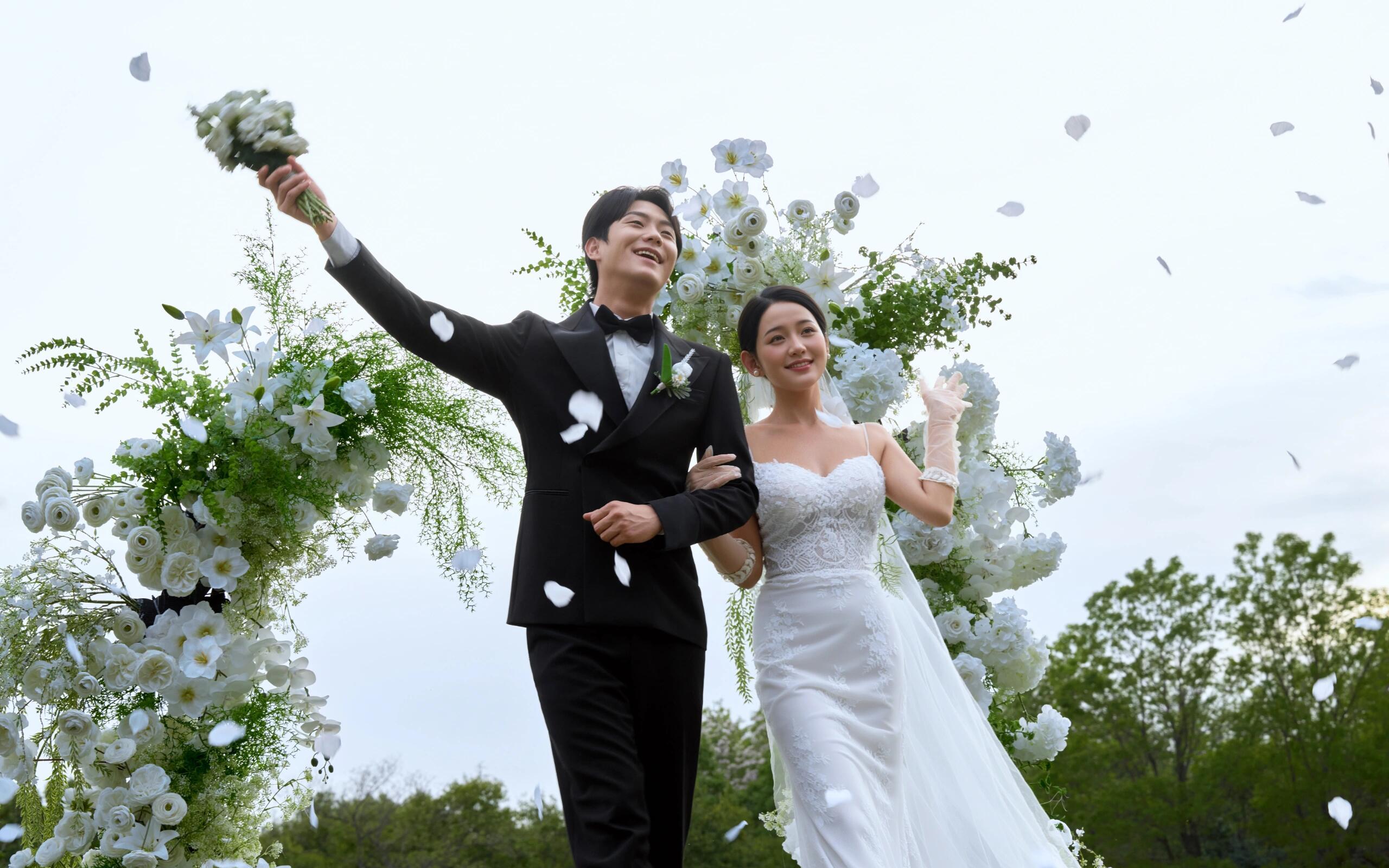 拍的目的地婚礼婚纱照也太美