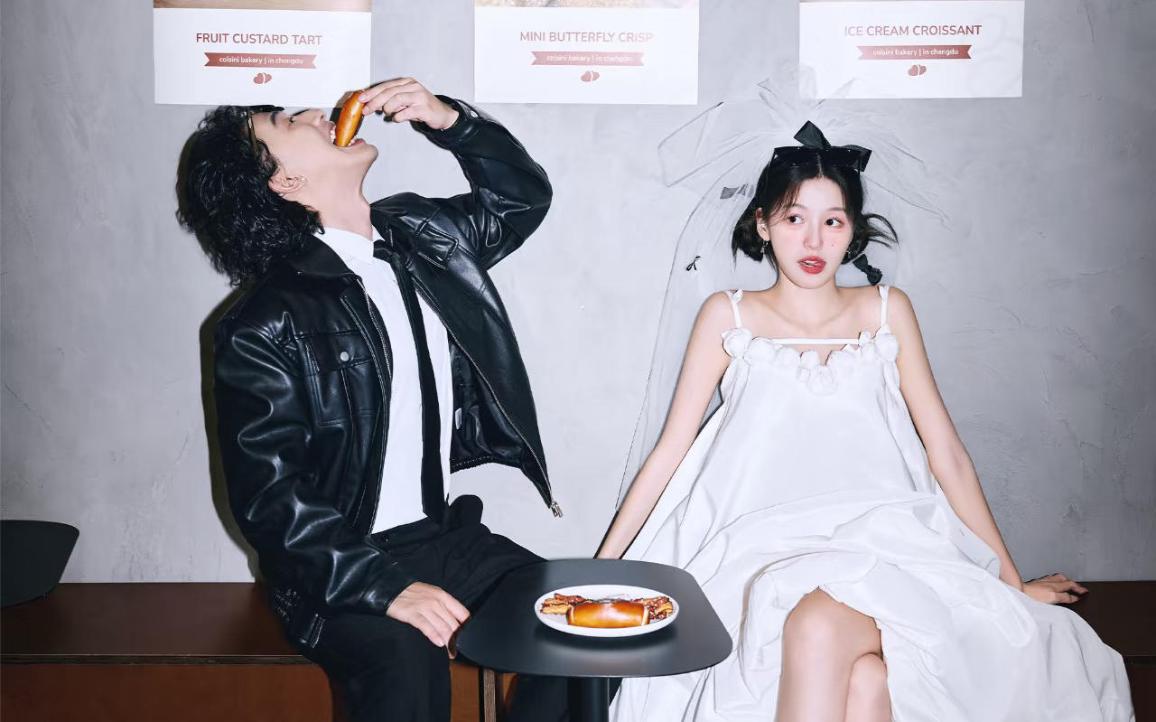 【优格】又甜又酷胶片风婚纱照 好拽好爱