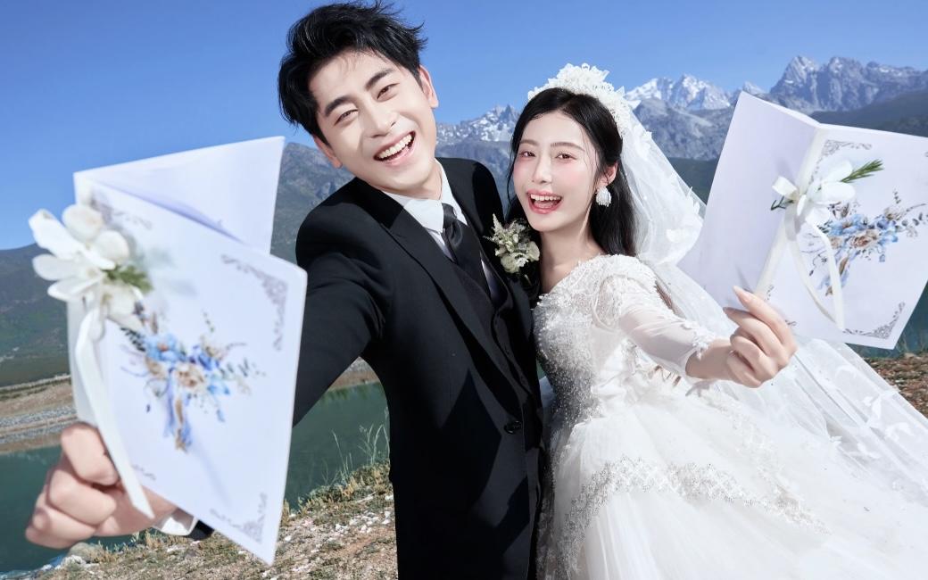 風(fēng)吹過云杉林，帶來了雪山的耳語