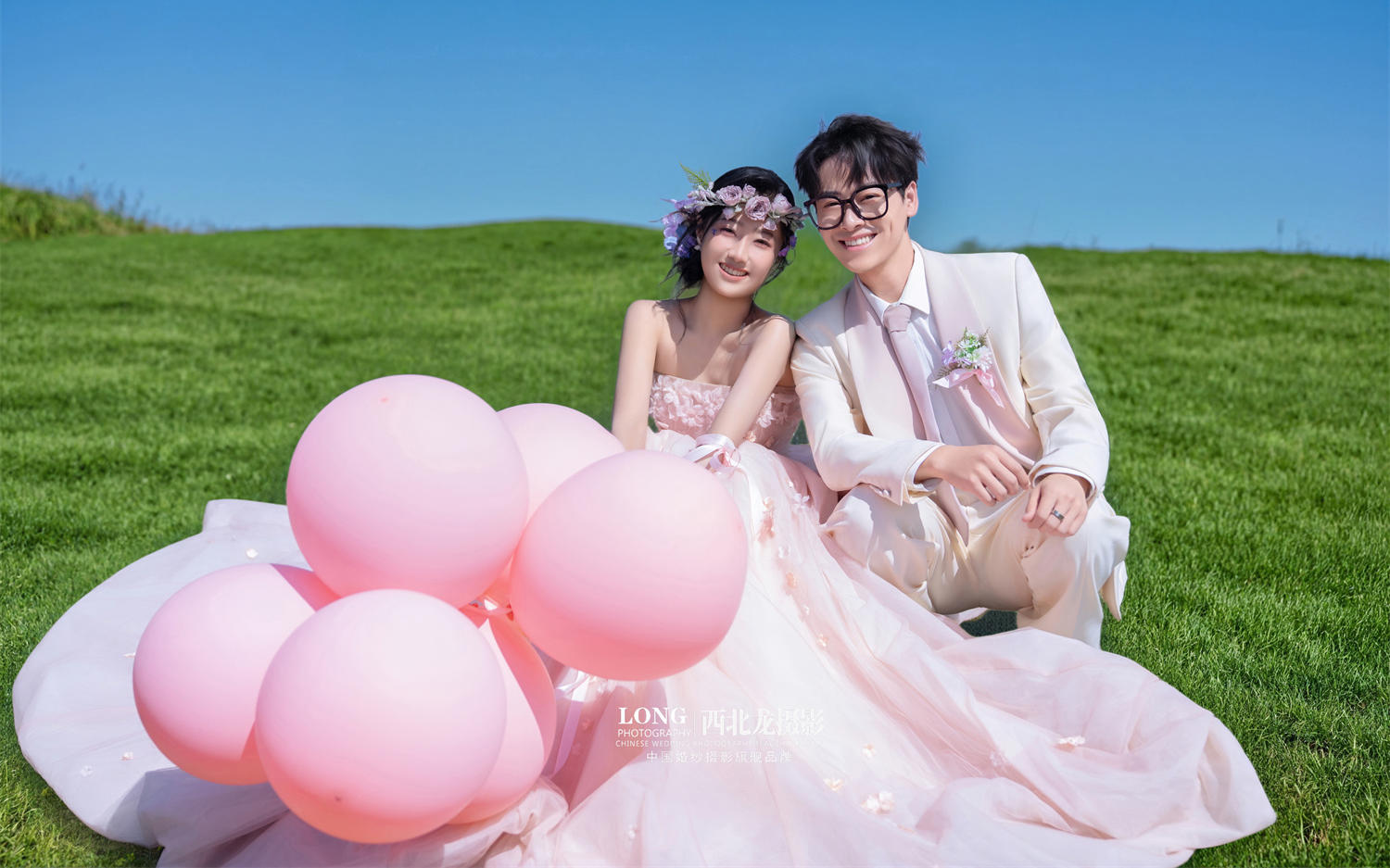 OMG❗️❗️粉粉嫩嫩的草坪婚纱照太戳我了叭~