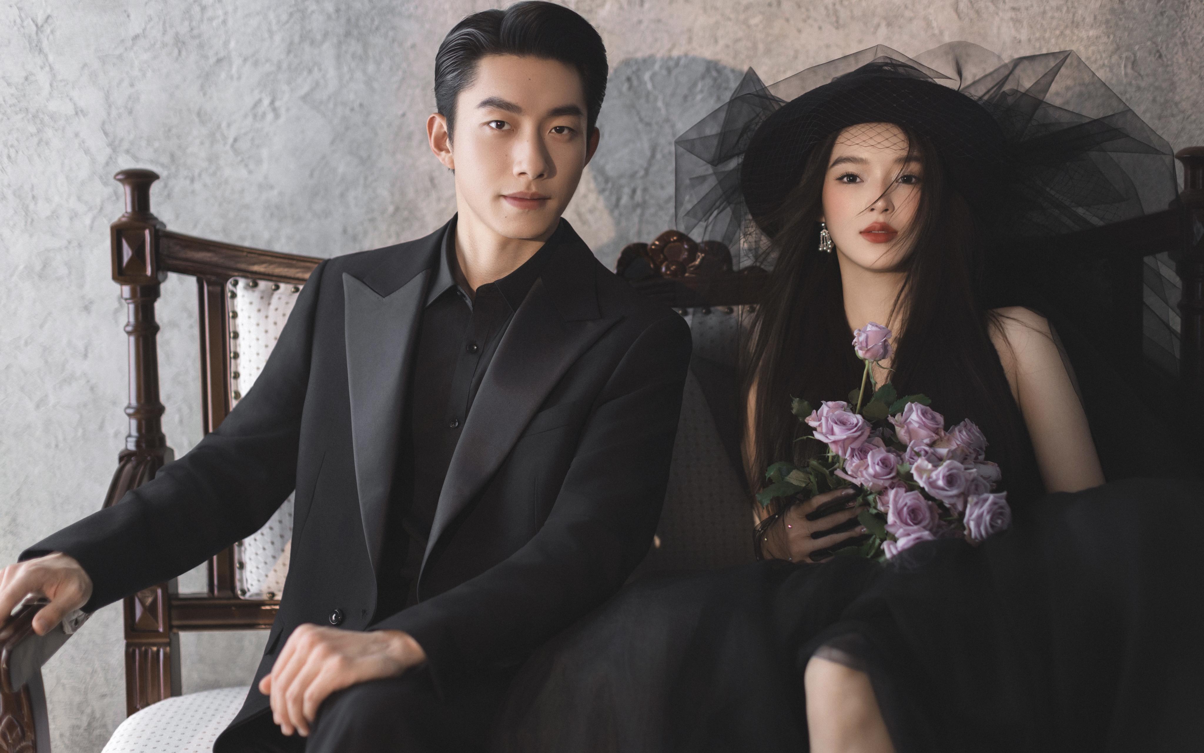 裹挟优雅与神秘的古典气息，塑造质感高级黑纱婚纱照