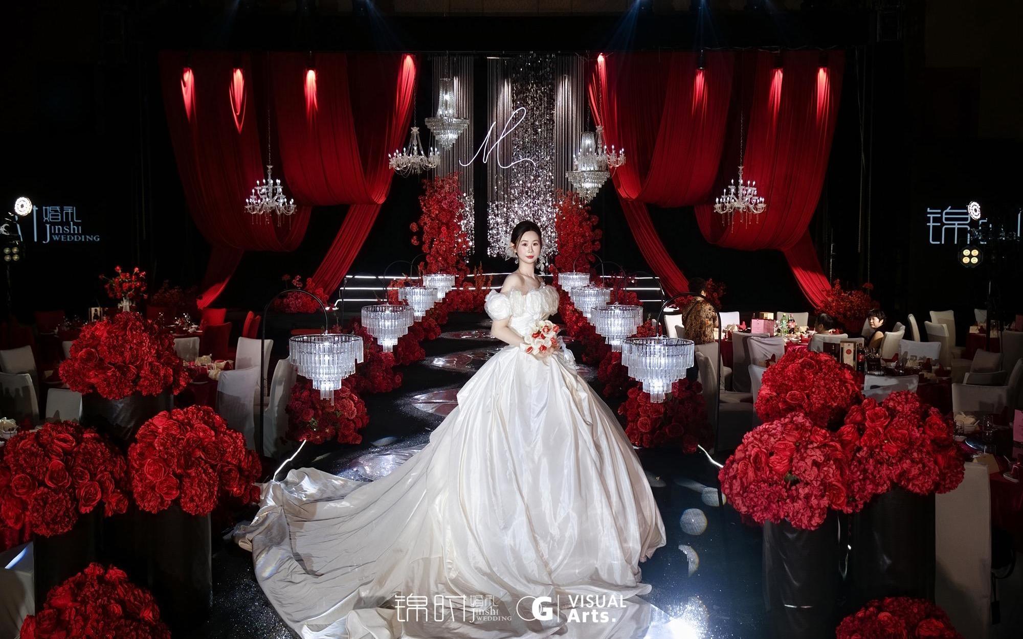 高级上头的红色婚礼