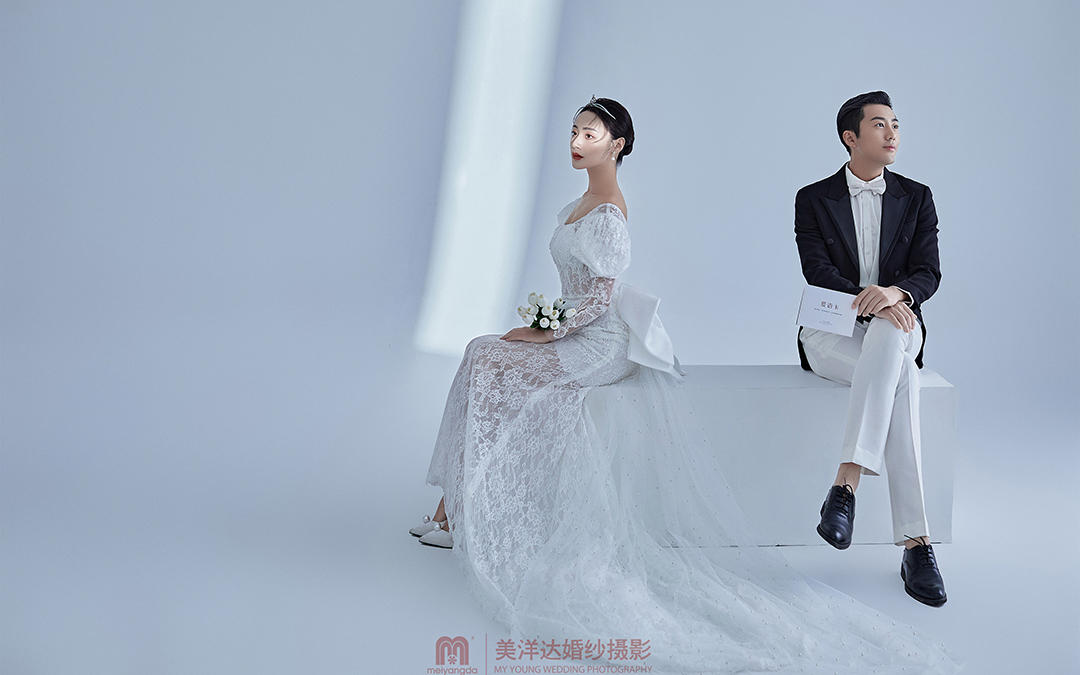 放大12個(gè)+2本相冊(cè)+10服10造婚紗團(tuán)購(gòu)套餐