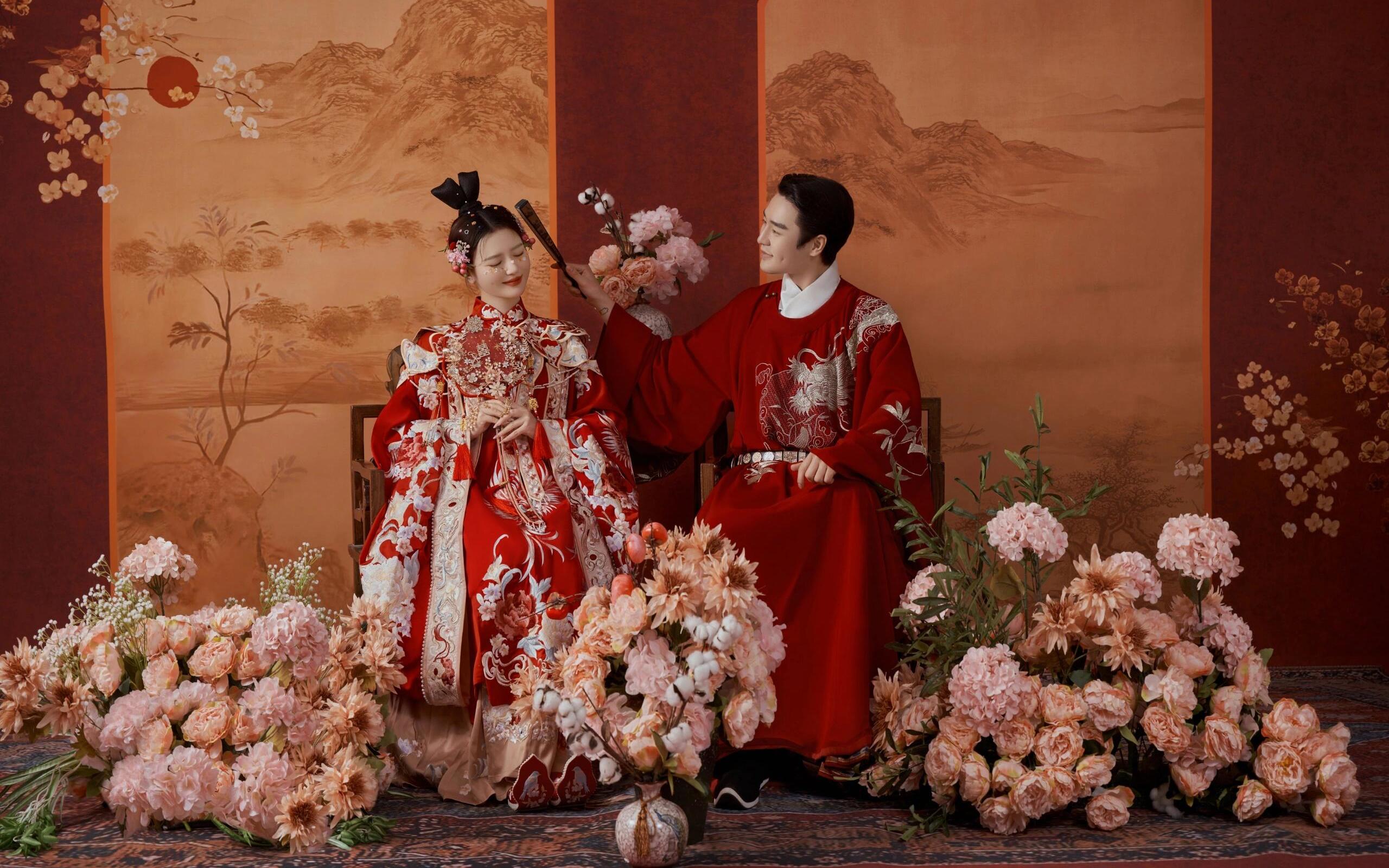 全網(wǎng)嗑爆！cp漢服婚紗照！