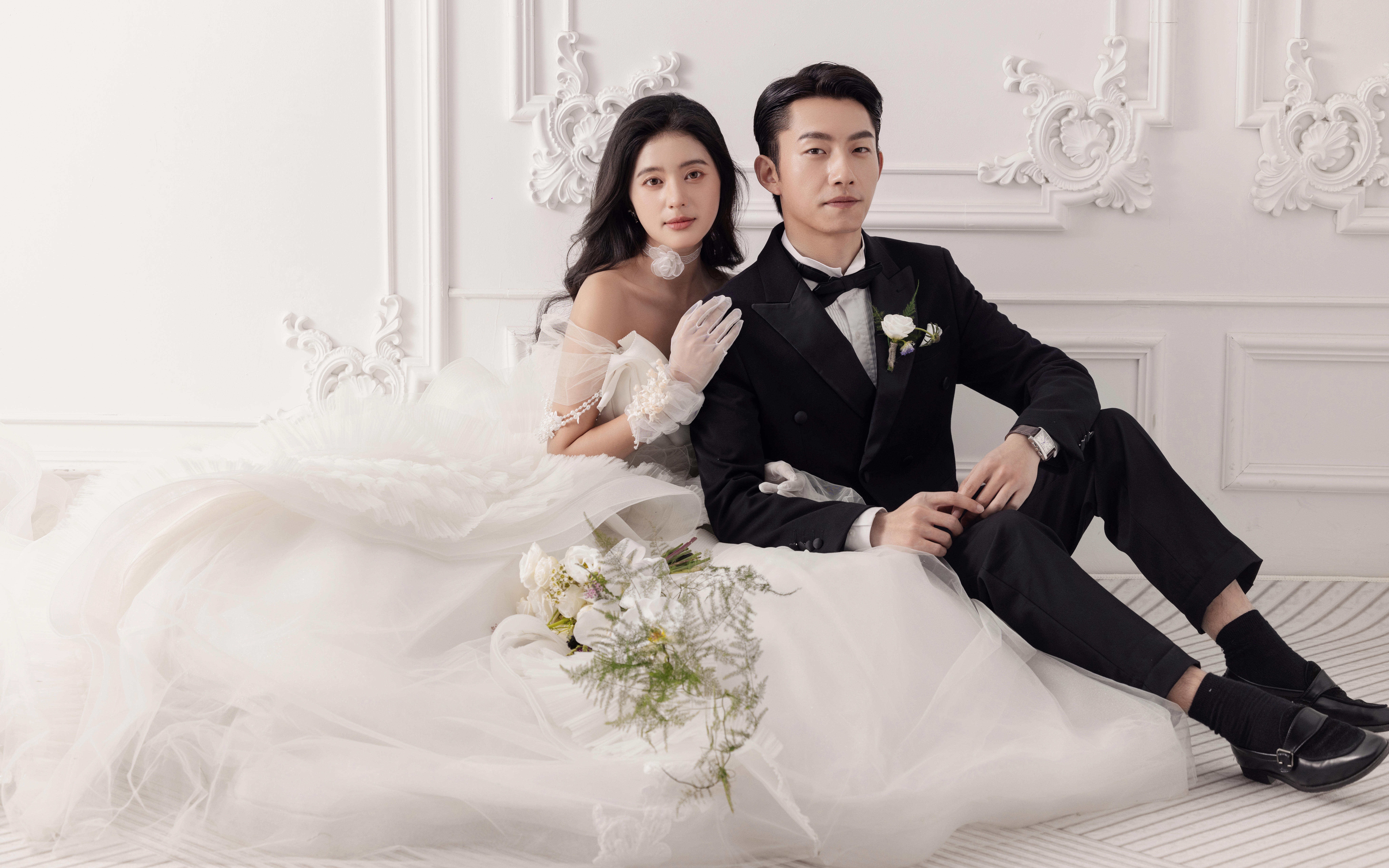 在大理的法式留白里，拍一组自带高级感的主纱婚纱照