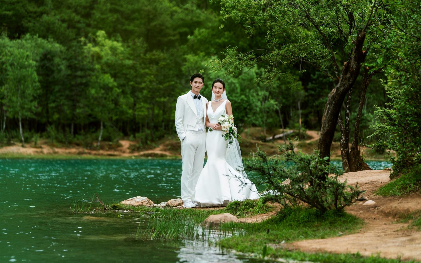 后悔没早点收藏这韩系浪漫的 蓝月谷婚 纱照