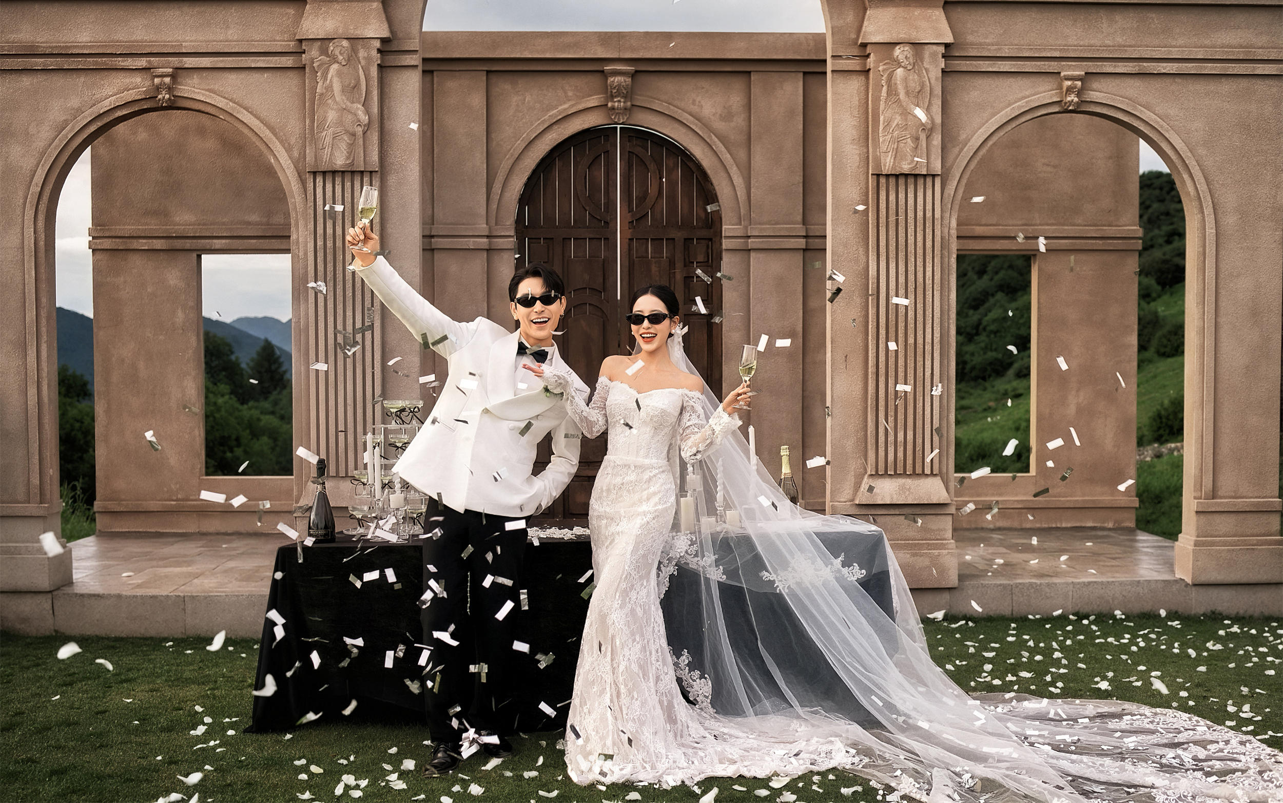 有情绪就有生命力❗氛围感街拍婚纱照太爱了