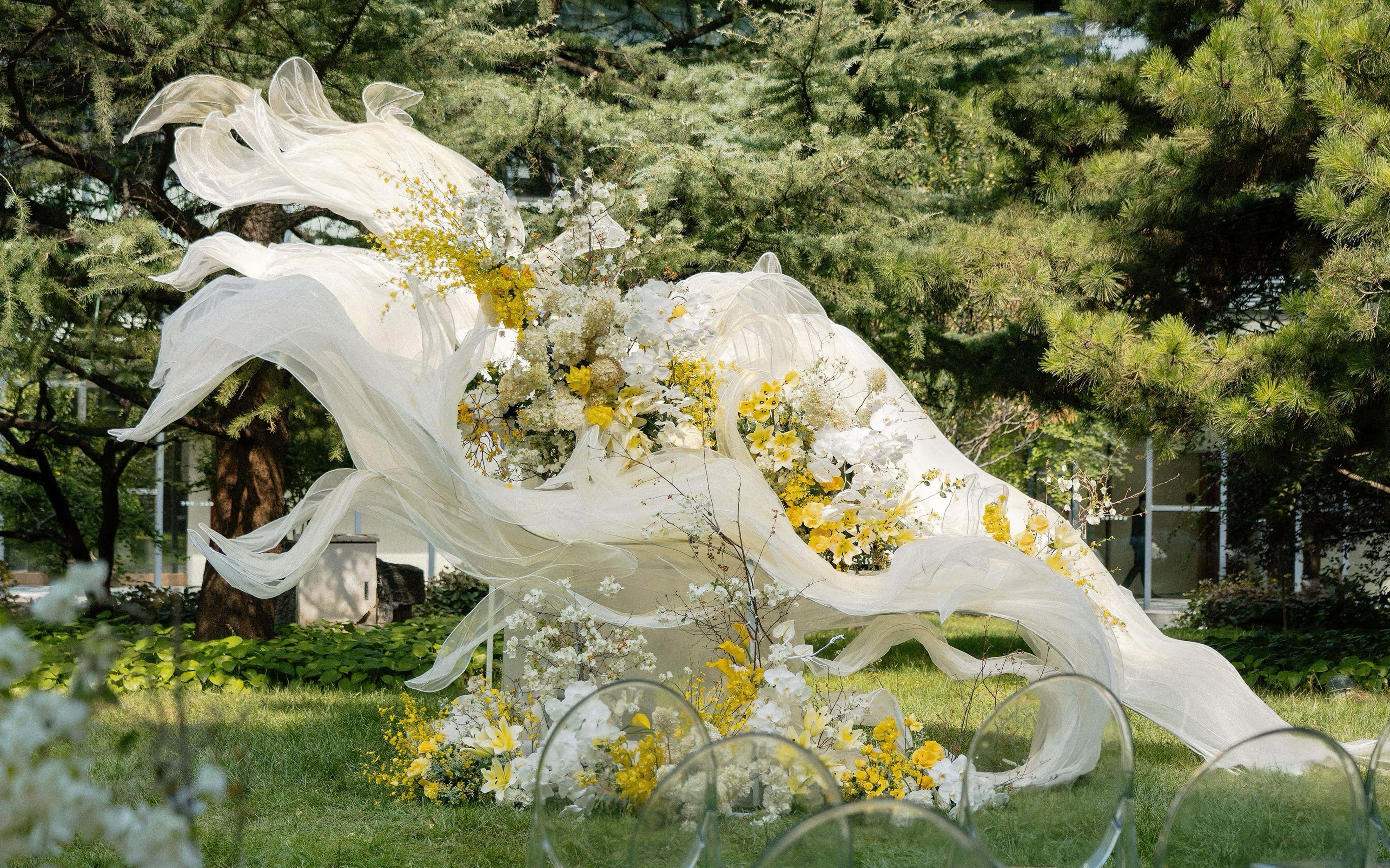 夏日草坪婚礼｜松弛感直接封神的温柔现