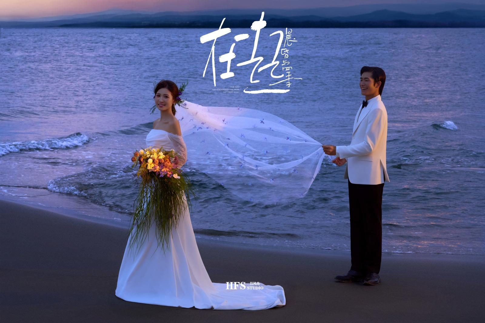掉进电影画报里的夜景丨🌊夜幕海景婚纱照 |