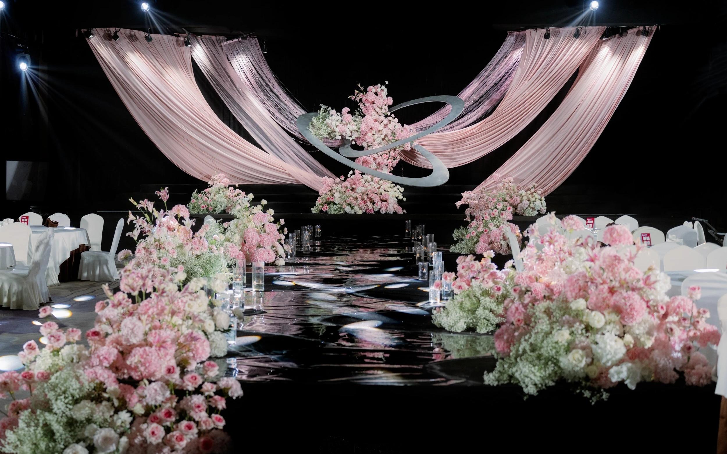 梦幻粉色定制韩式主题