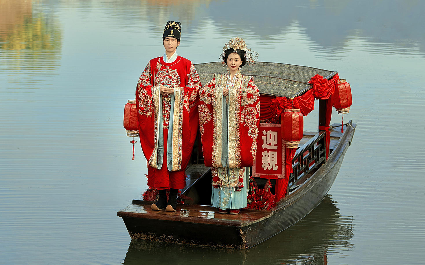 美爆啦！被爸妈一直夸的水上中式婚纱照非常惊艳！