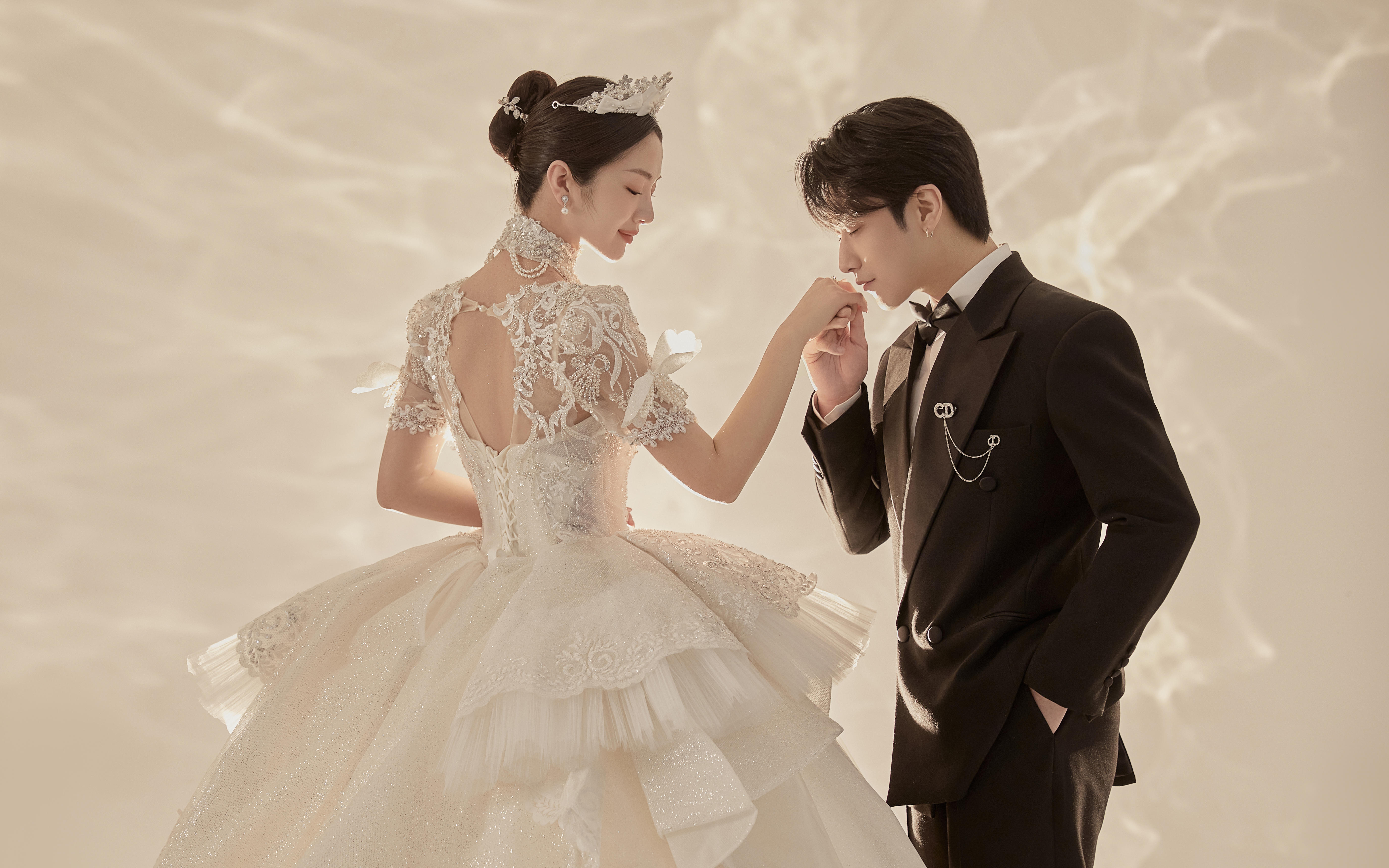 ? 這組光影婚紗照我愿稱之為“封神之光” ?