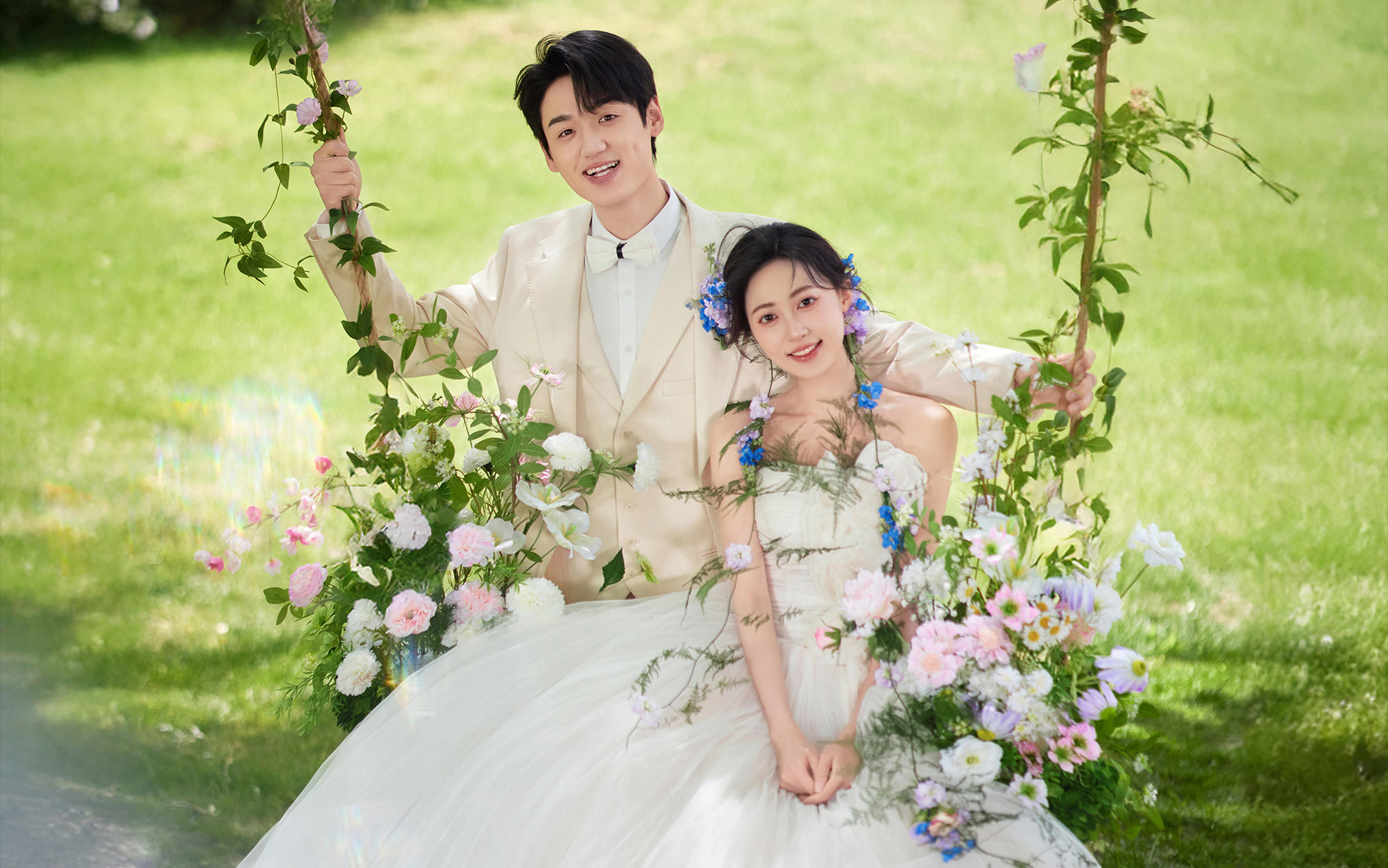心动住了‼️秋千小清新婚纱照真的很梦核💕