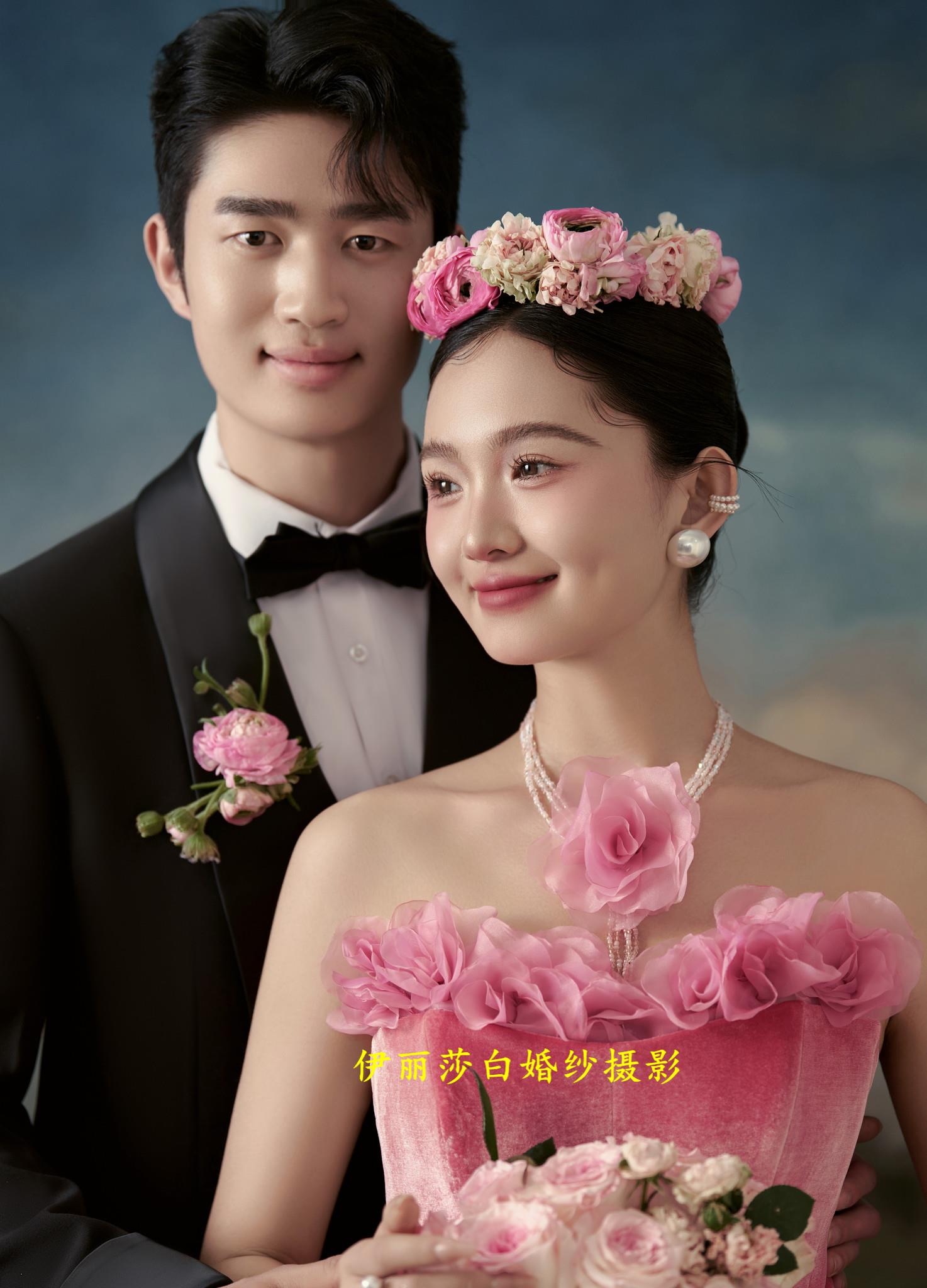 拍婚纱照3888套餐有跟妆+秀和+礼服 4699