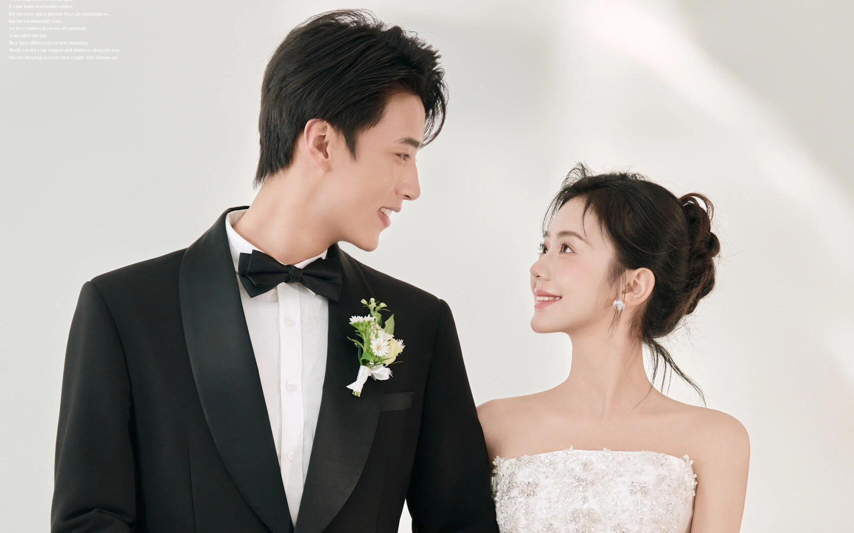 『千璽影像』墜入浪漫微光 室內(nèi)極簡(jiǎn)光影婚紗照??