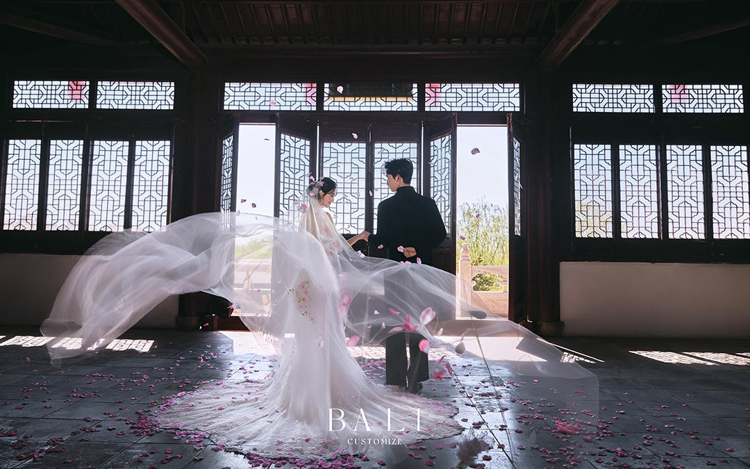 巴黎定制<满庭花事>新中式婚纱照