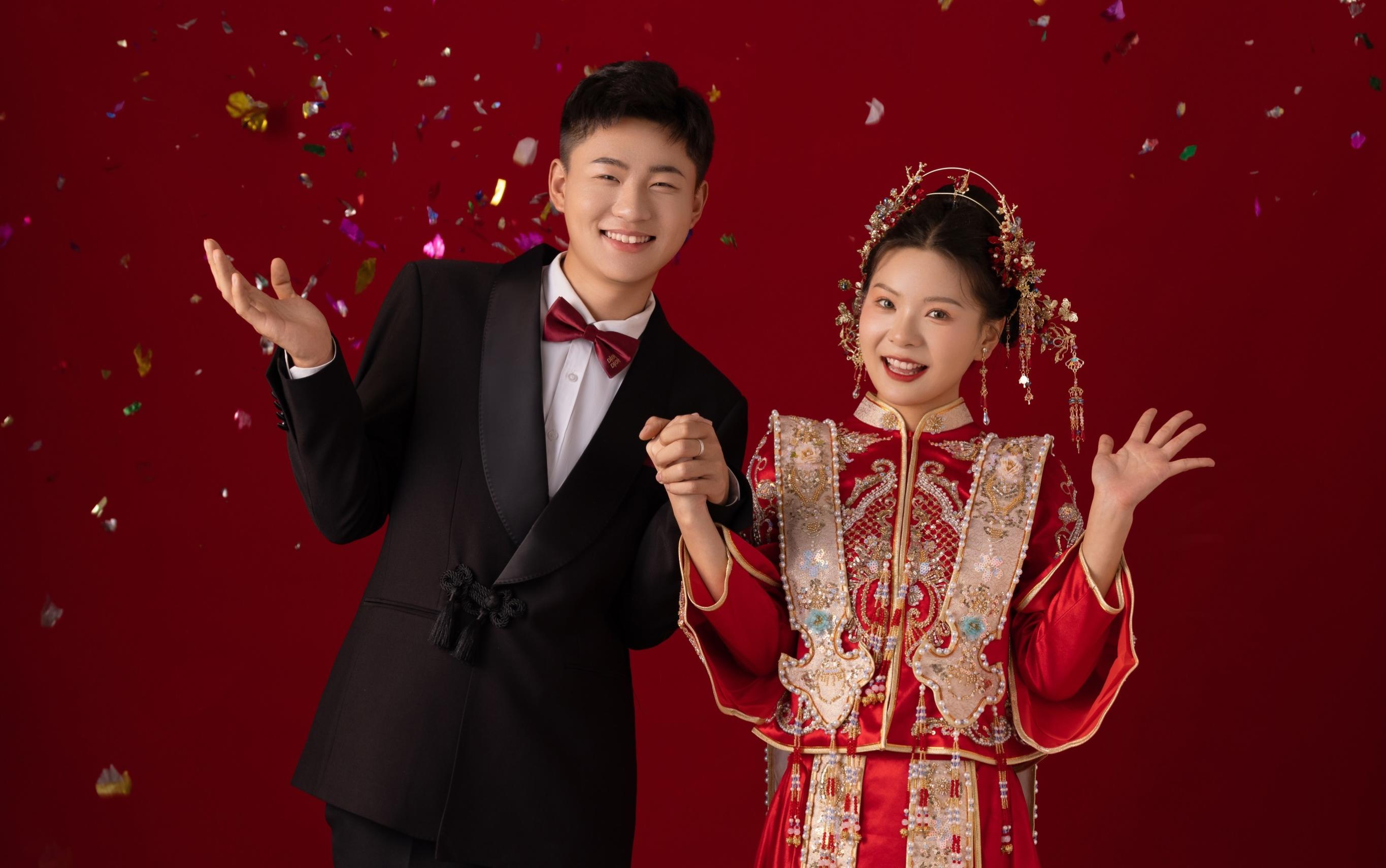 【客片欣赏】被00后追着问的新中式喜嫁婚纱照！