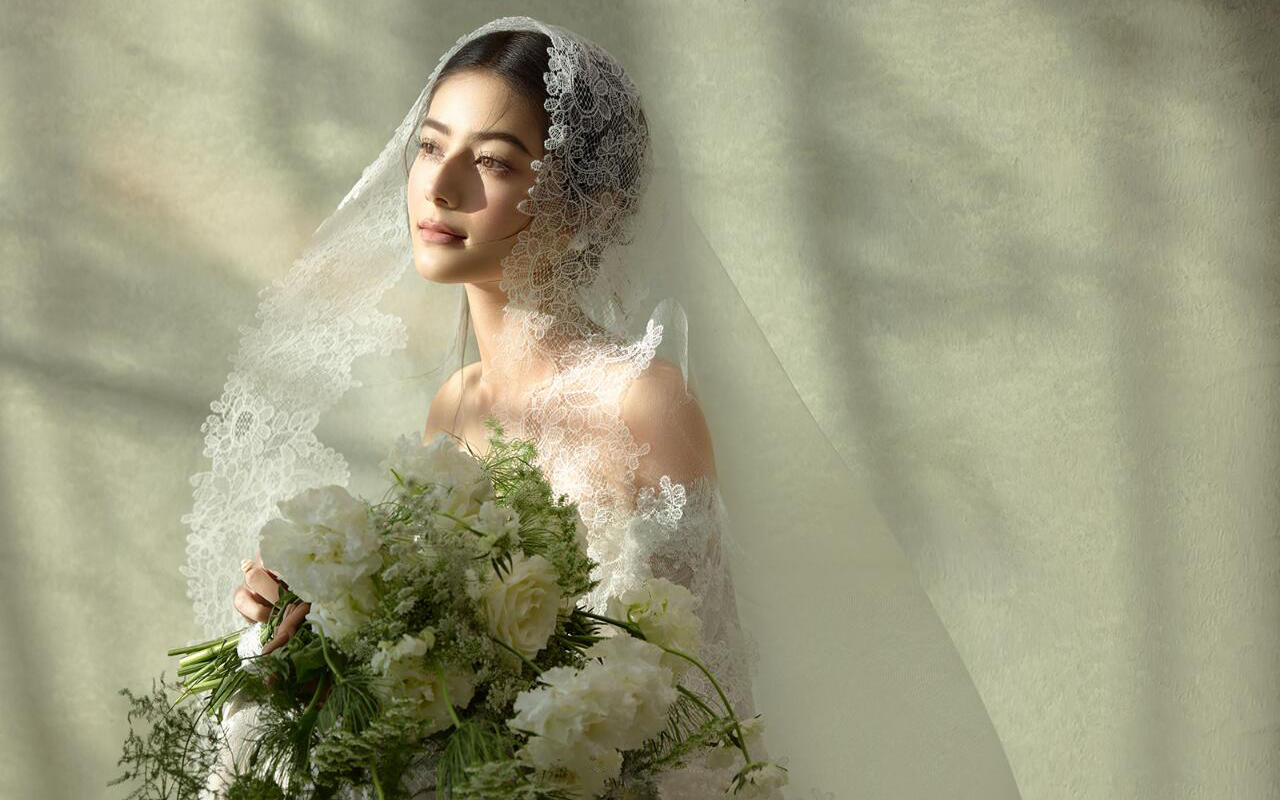 內(nèi)景肌理墻婚紗照