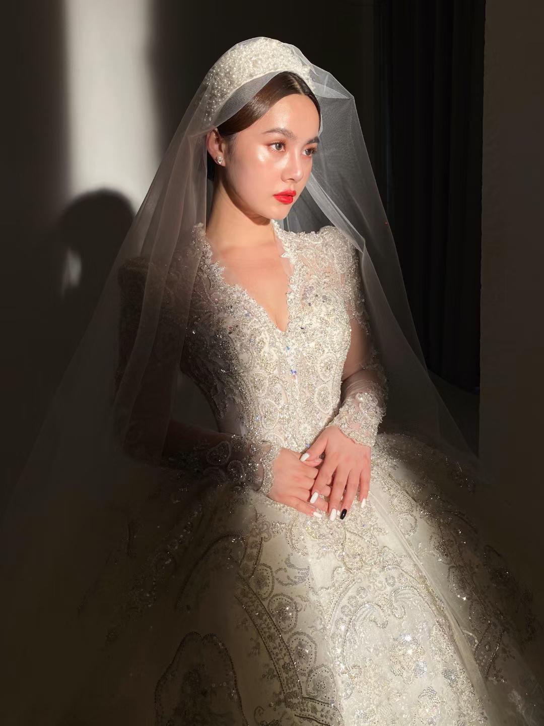 惊艳全场  限时抢定婚纱