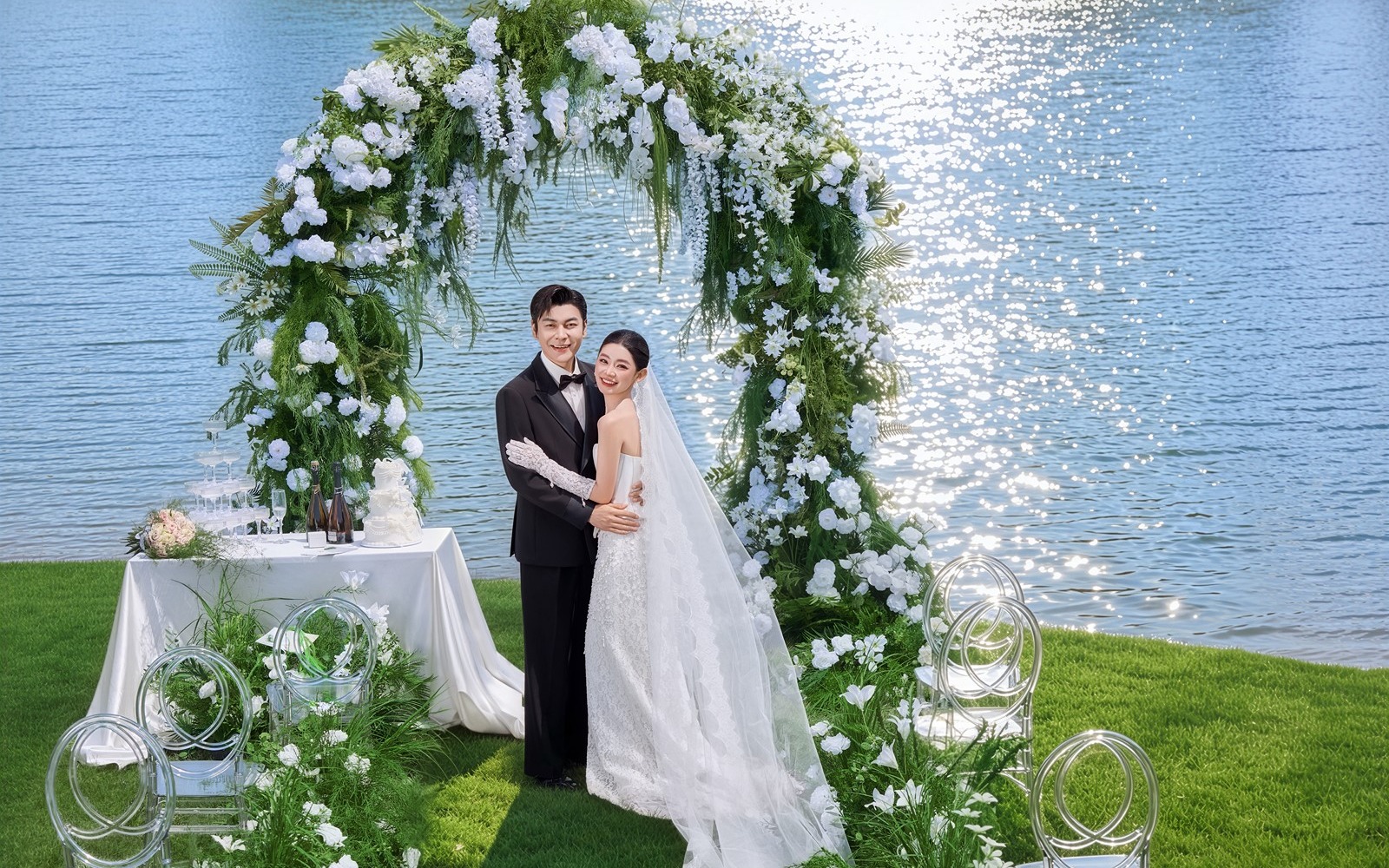 年轻人超爱的草坪目的地婚礼婚纱照美翻啦❗