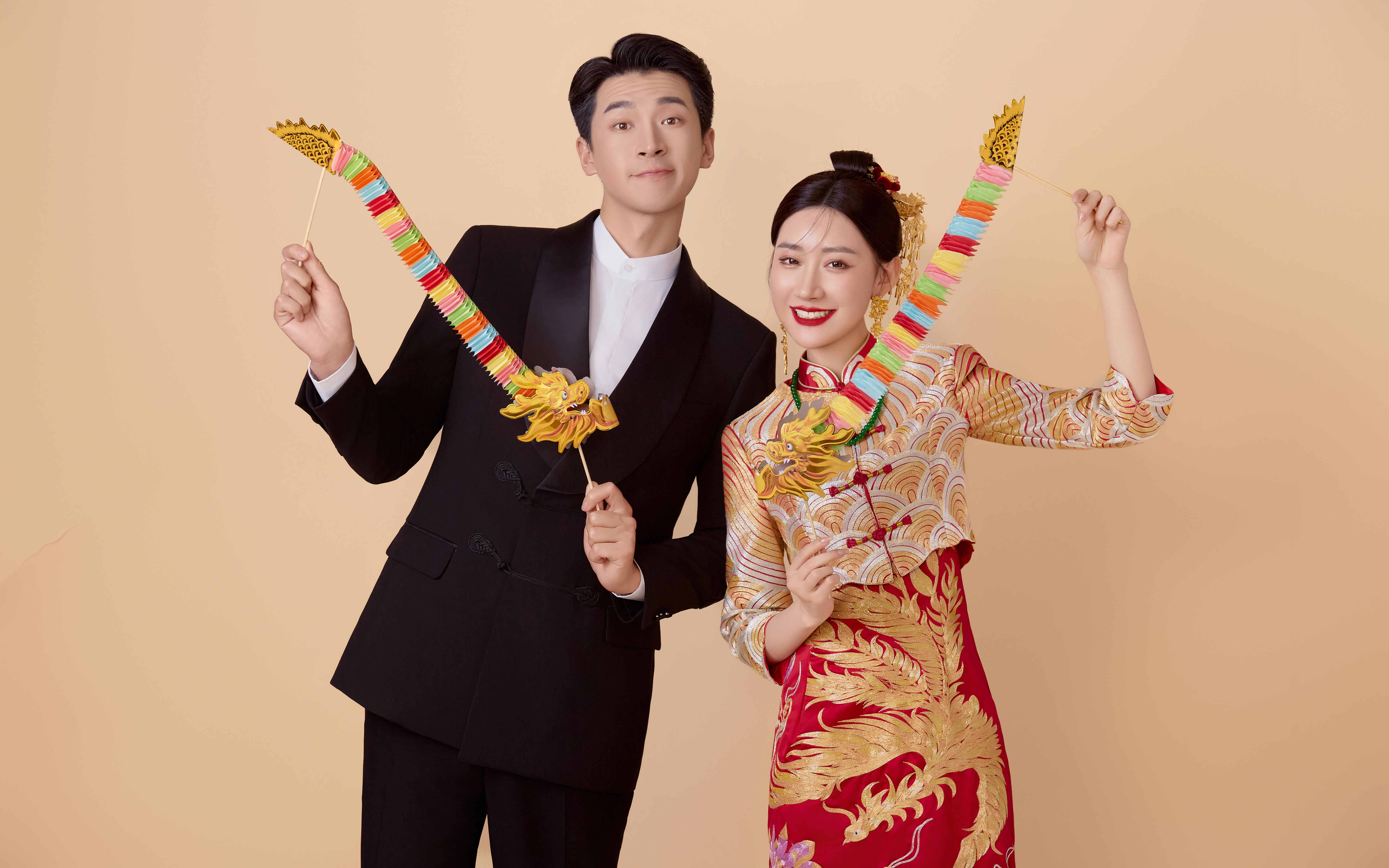 《新中式囍嫁風(fēng)｜傳統(tǒng)與時(shí)尚碰撞的甜蜜婚照》