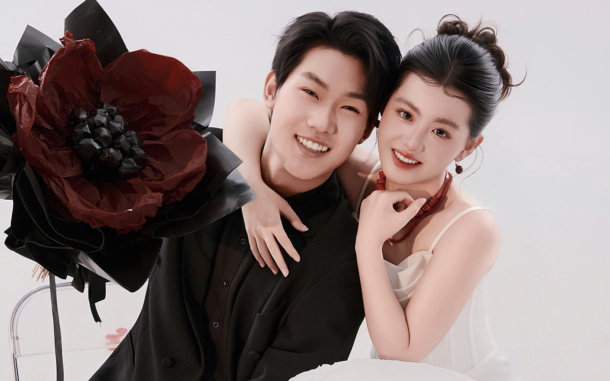 救命❗这组韩系草莓婚纱照甜到原地结婚