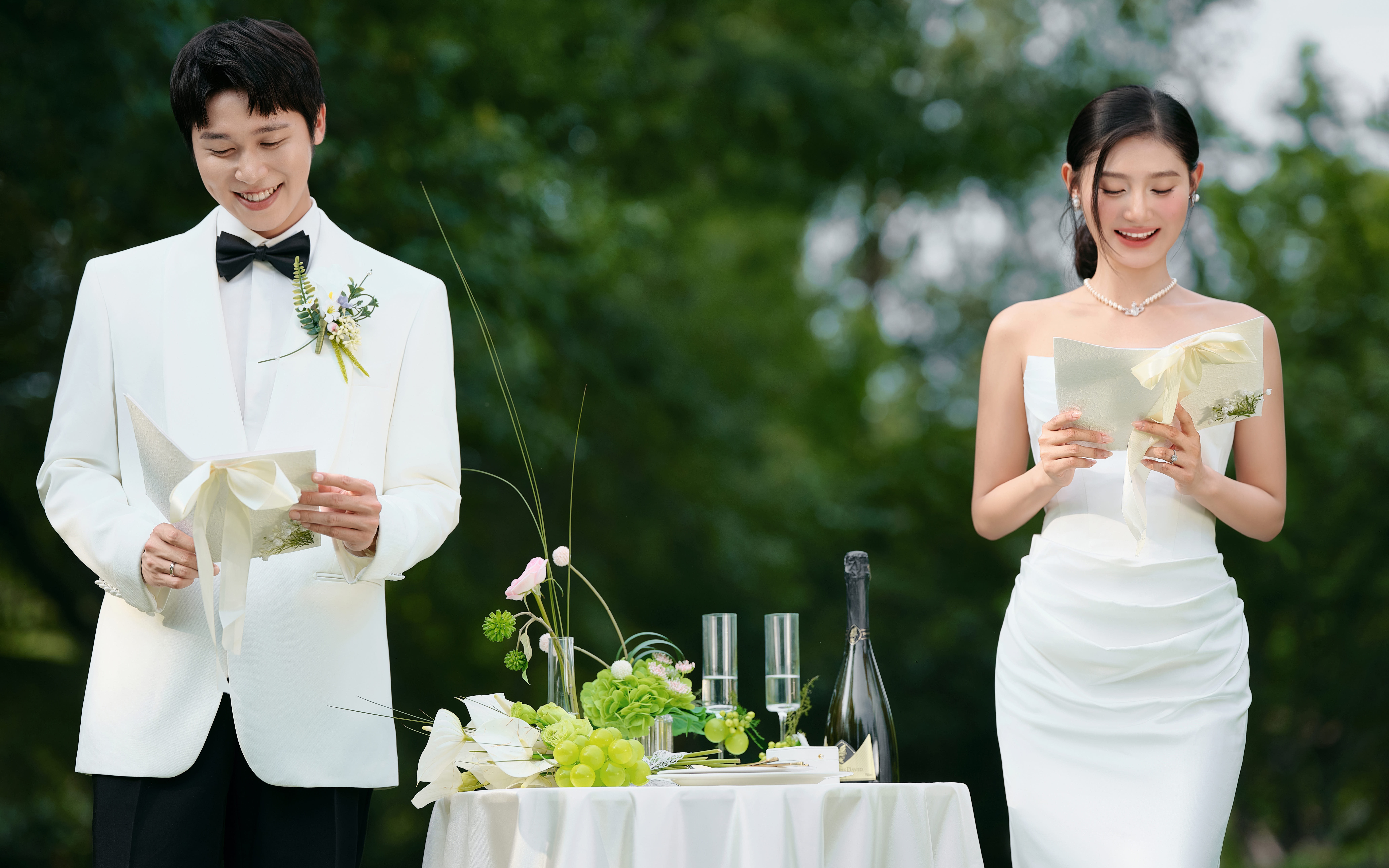 被赞爆的草坪婚纱照~